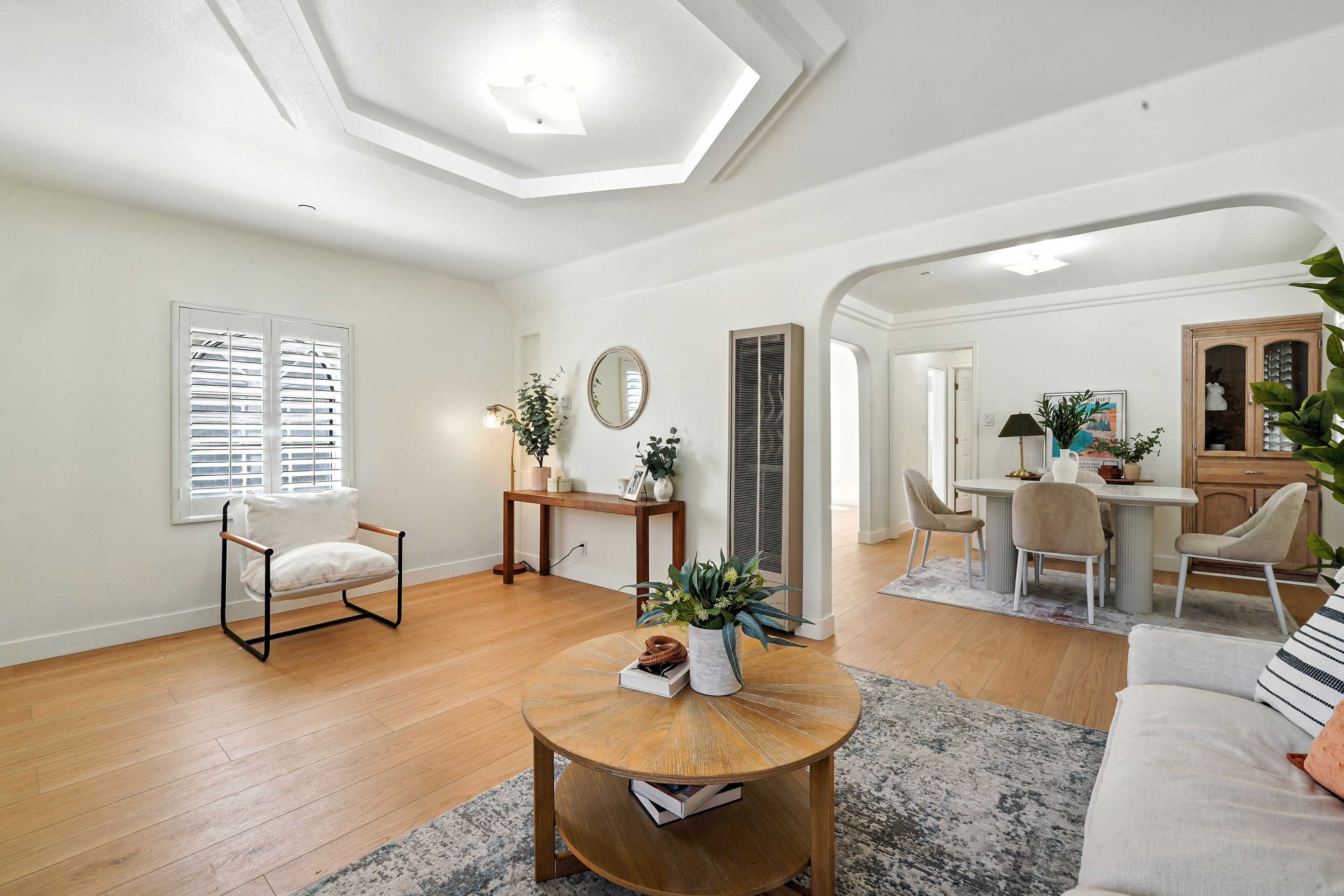 Los Angeles, California, 90042, United States, 3 Bedrooms Bedrooms, ,3 BathroomsBathrooms,Residential,For Sale,1909729