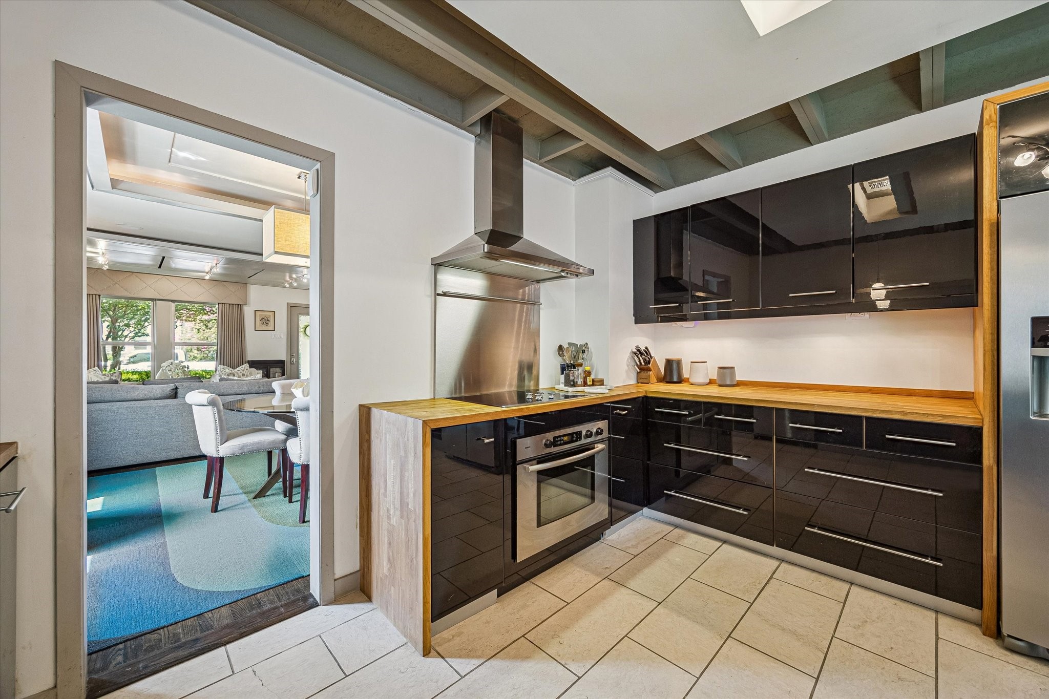  230 E 25th Street - 物件實景