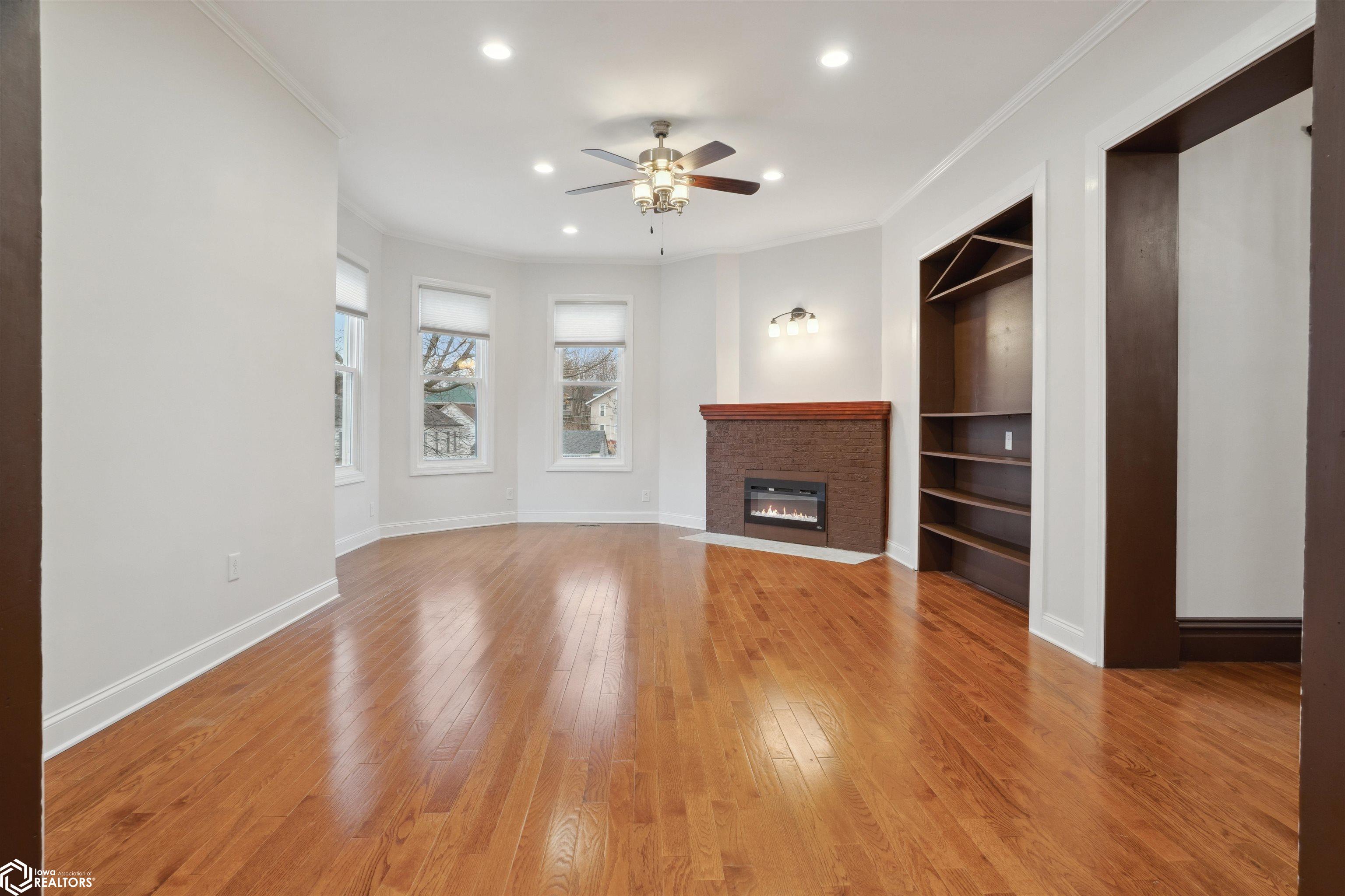 Burlington, Iowa, 52601, United States, 4 Bedrooms Bedrooms, ,3 BathroomsBathrooms,Residential,For Sale,1931272