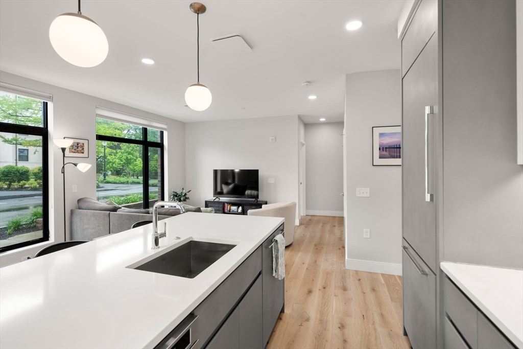 Boston, Massachusetts, 02135, United States, 2 Bedrooms Bedrooms, ,2 BathroomsBathrooms,Residential,For Sale,1817908