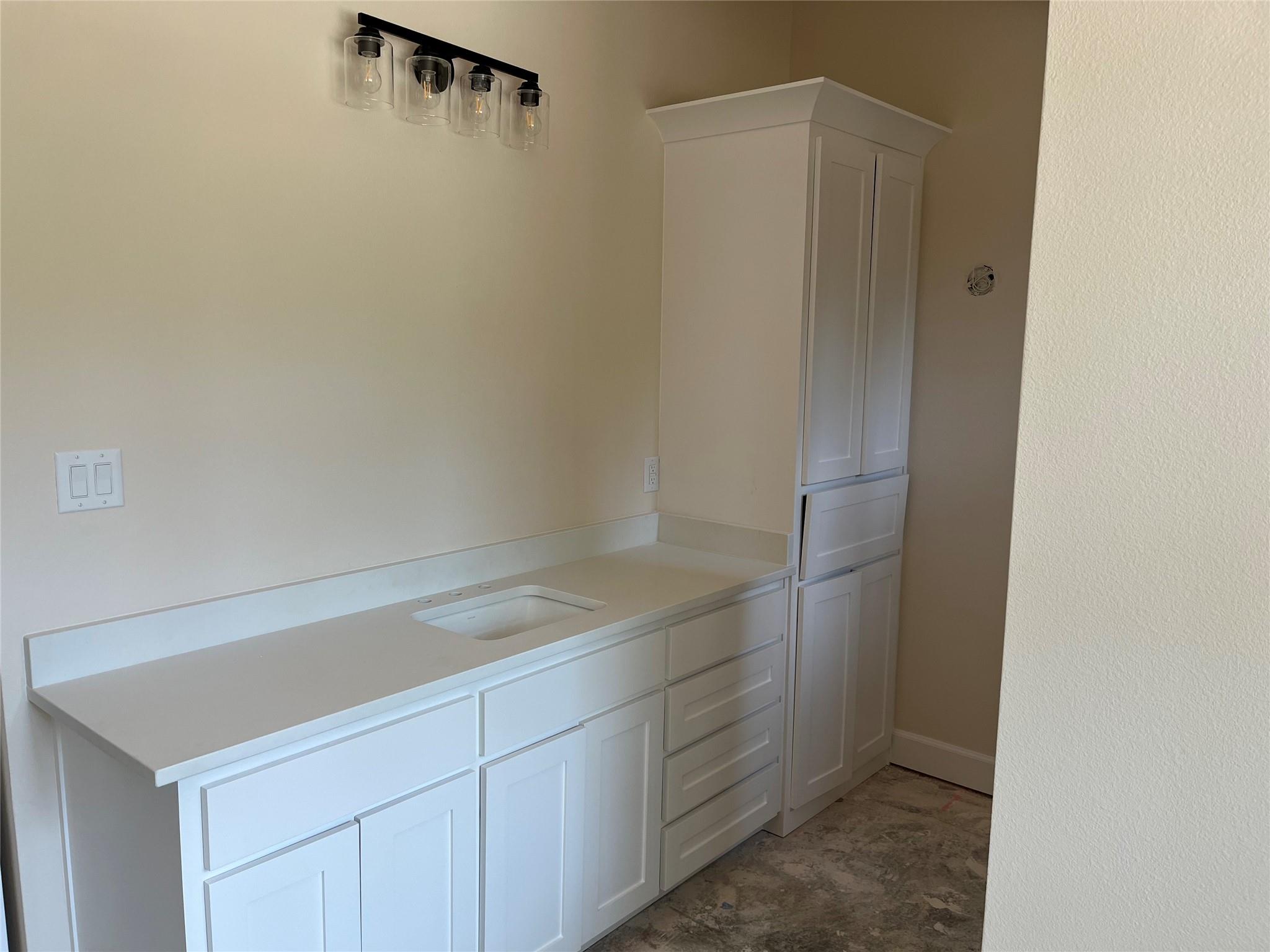 Mineola, Texas, 75773, United States, 4 Bedrooms Bedrooms, ,4 BathroomsBathrooms,Residential,For Sale,1981031