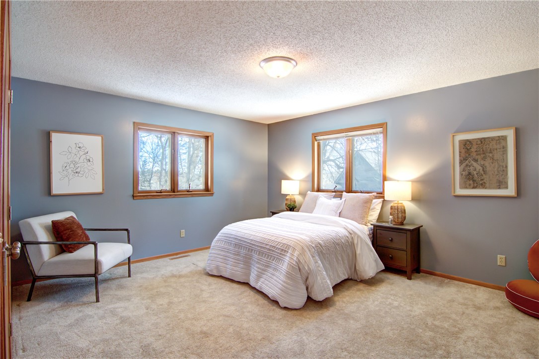 Eau Claire, Wisconsin, 54701, United States, 5 Bedrooms Bedrooms, ,4 BathroomsBathrooms,Residential,For Sale,1841509