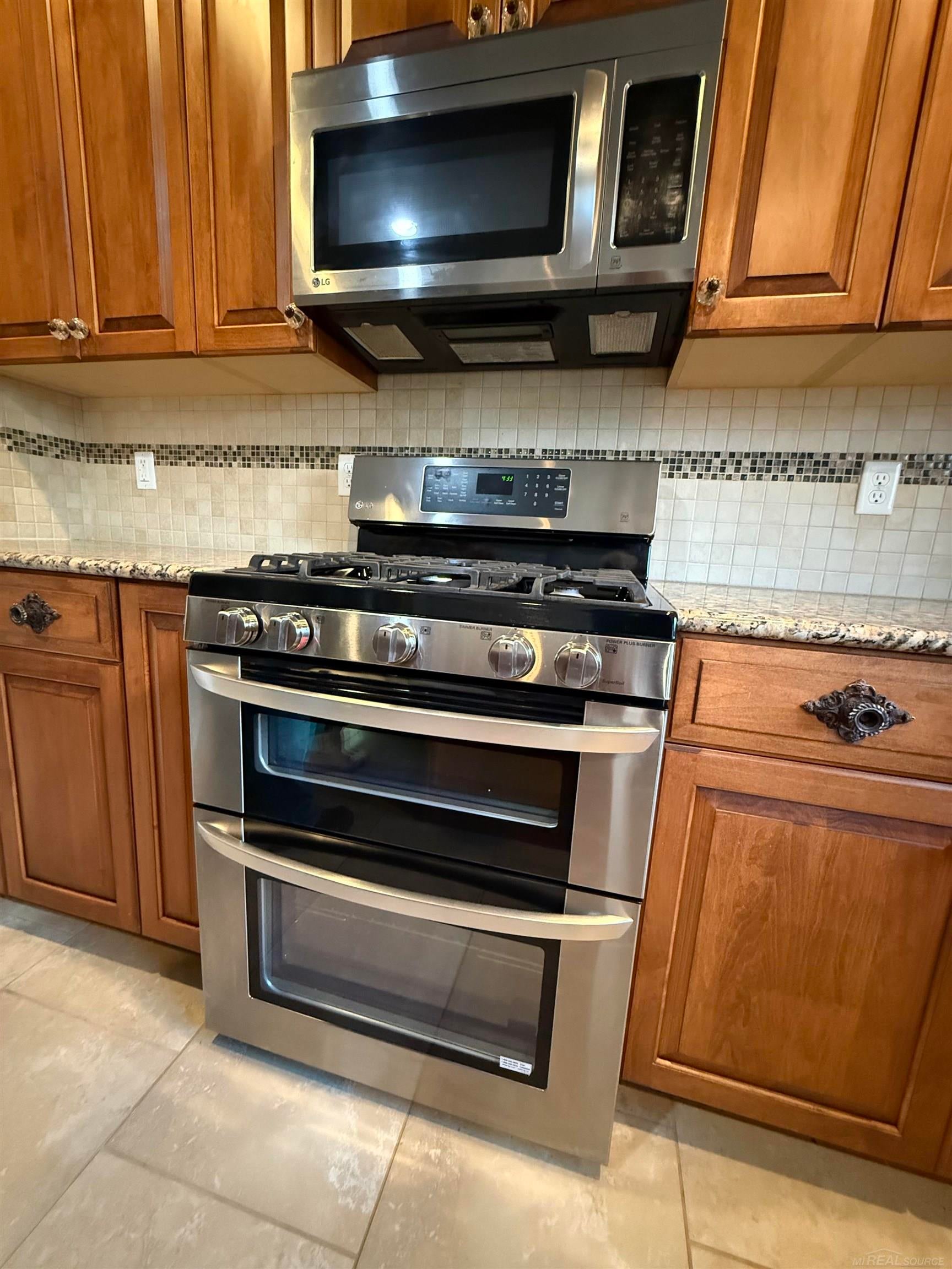 Macomb, Michigan, 48042, United States, 3 Bedrooms Bedrooms, ,3 BathroomsBathrooms,Residential,For Sale,2002873