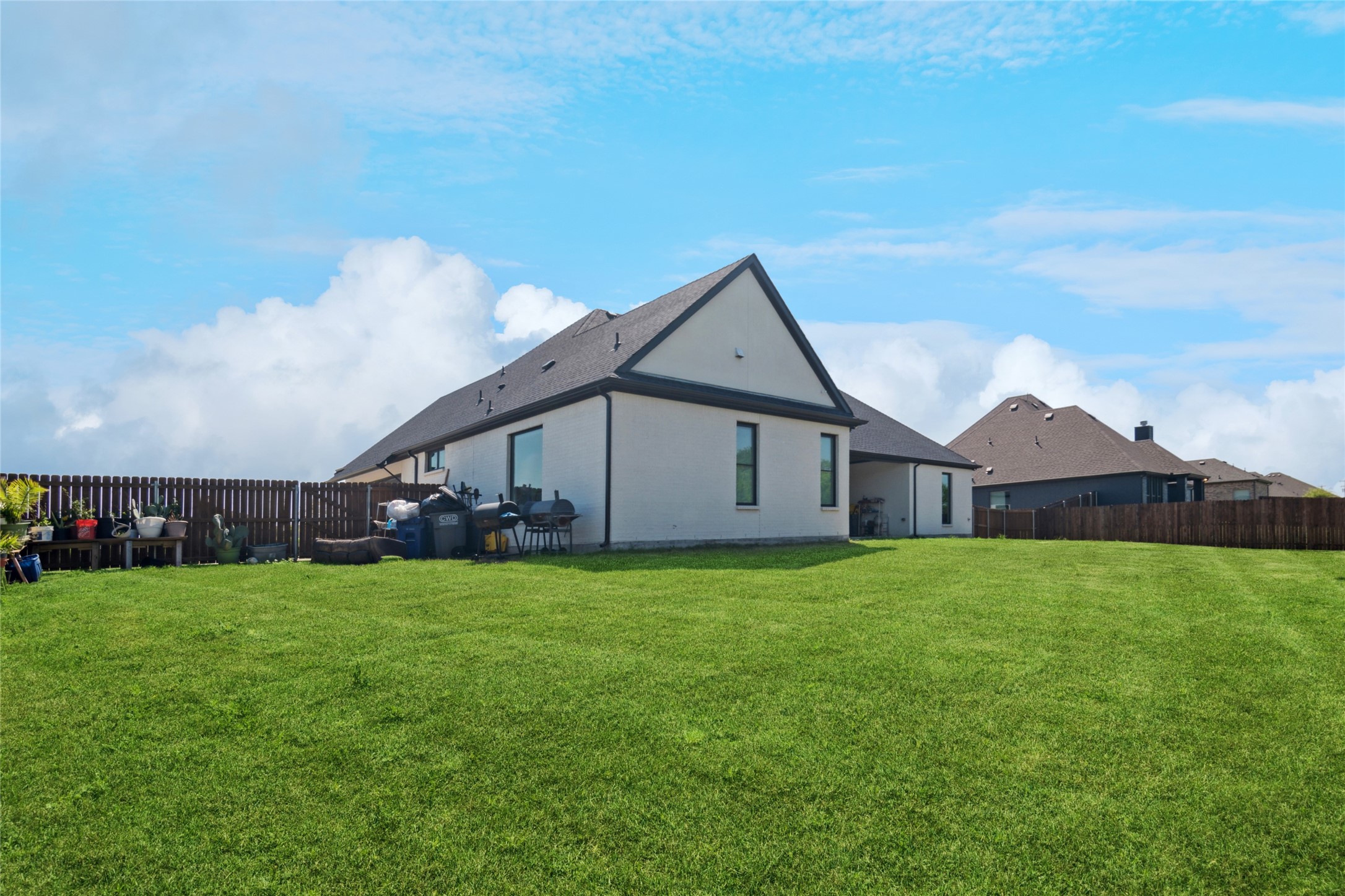Ovilla, Texas, 75154, United States, 4 Bedrooms Bedrooms, ,3 BathroomsBathrooms,Residential,For Sale,1785260
