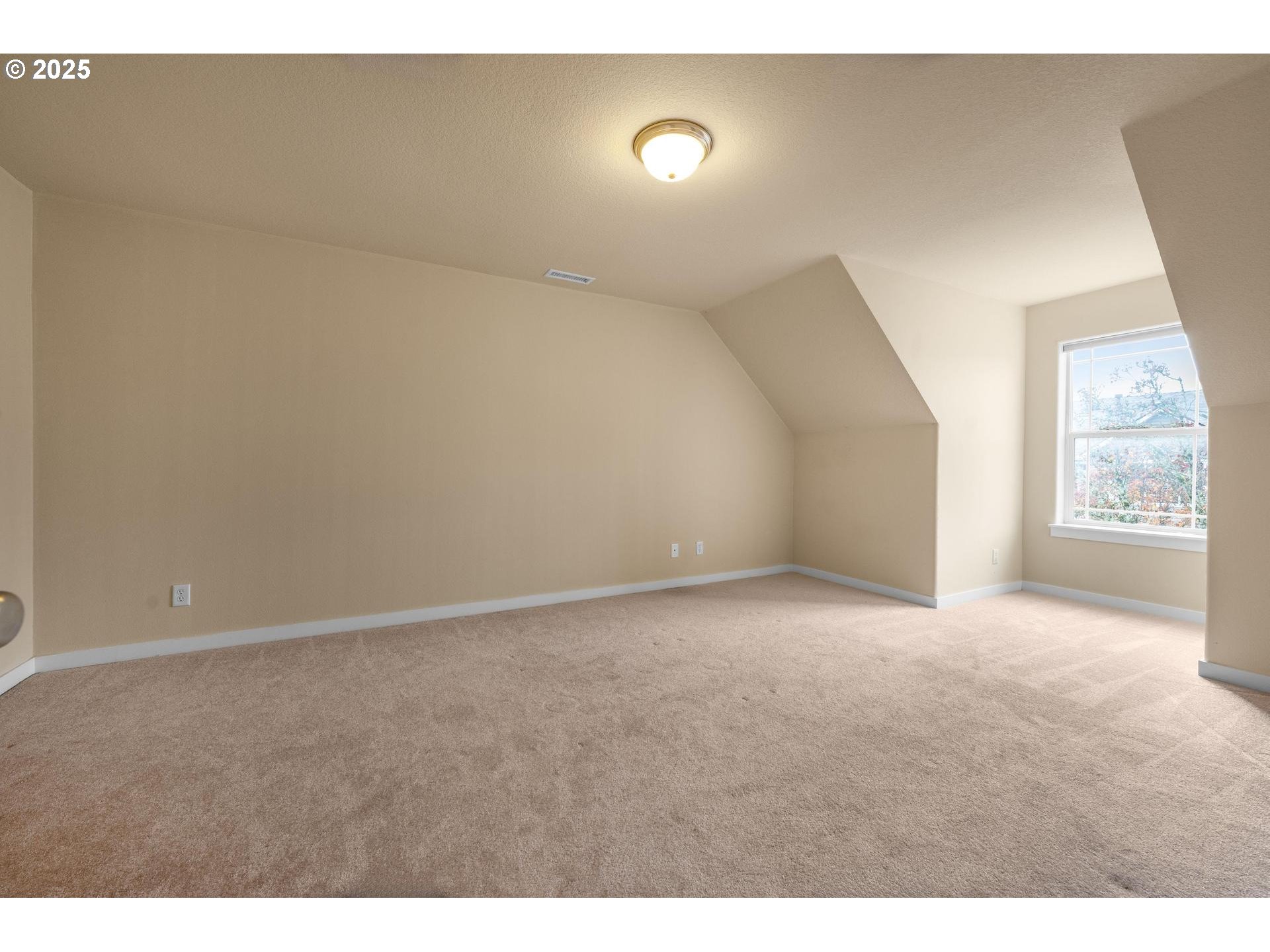 Portland, Oregon, 97225, United States, 3 Bedrooms Bedrooms, ,2 BathroomsBathrooms,Residential,For Sale,1995924