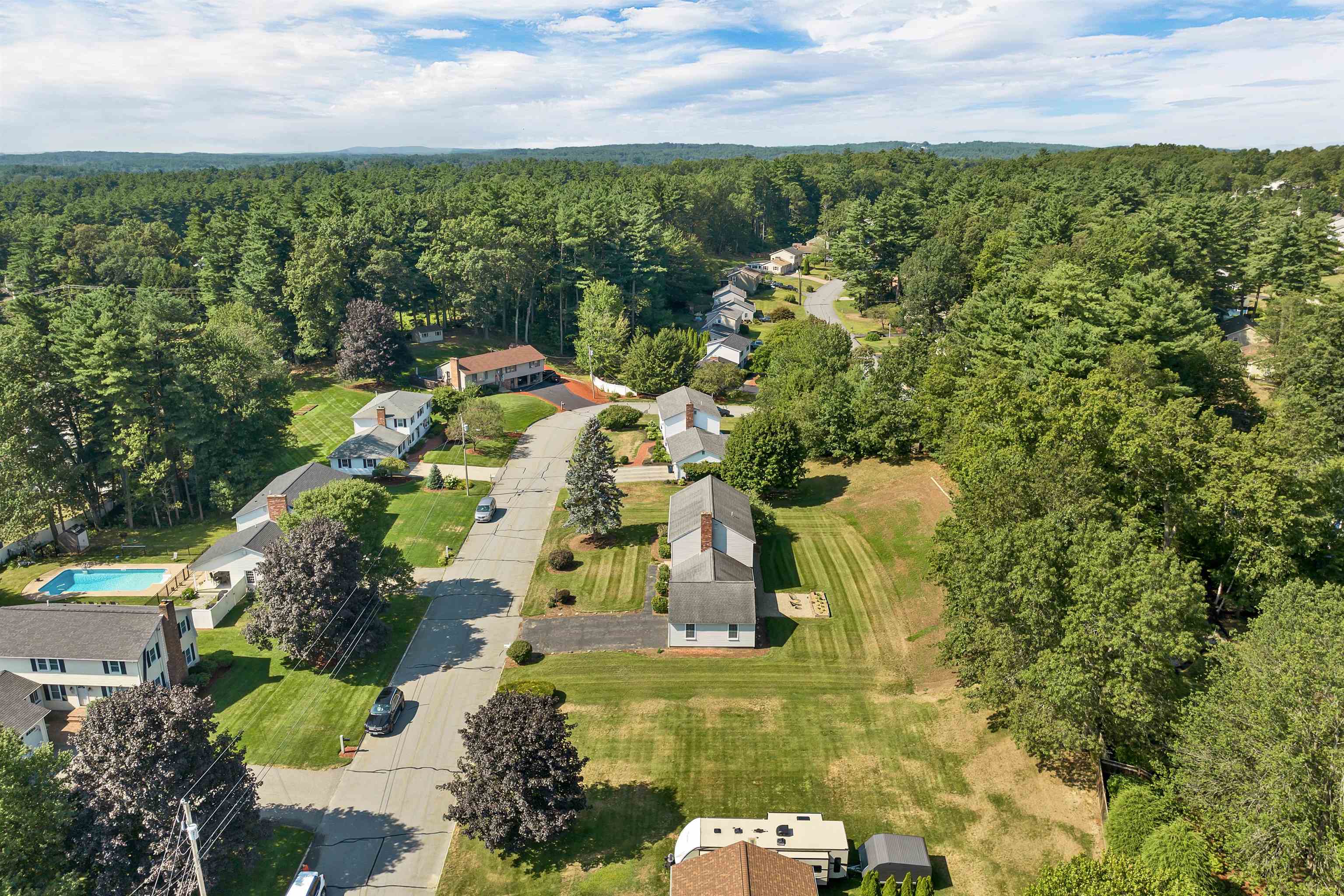 Nashua, New Hampshire, 03064, United States, 4 Bedrooms Bedrooms, ,3 BathroomsBathrooms,Residential,For Sale,1925395