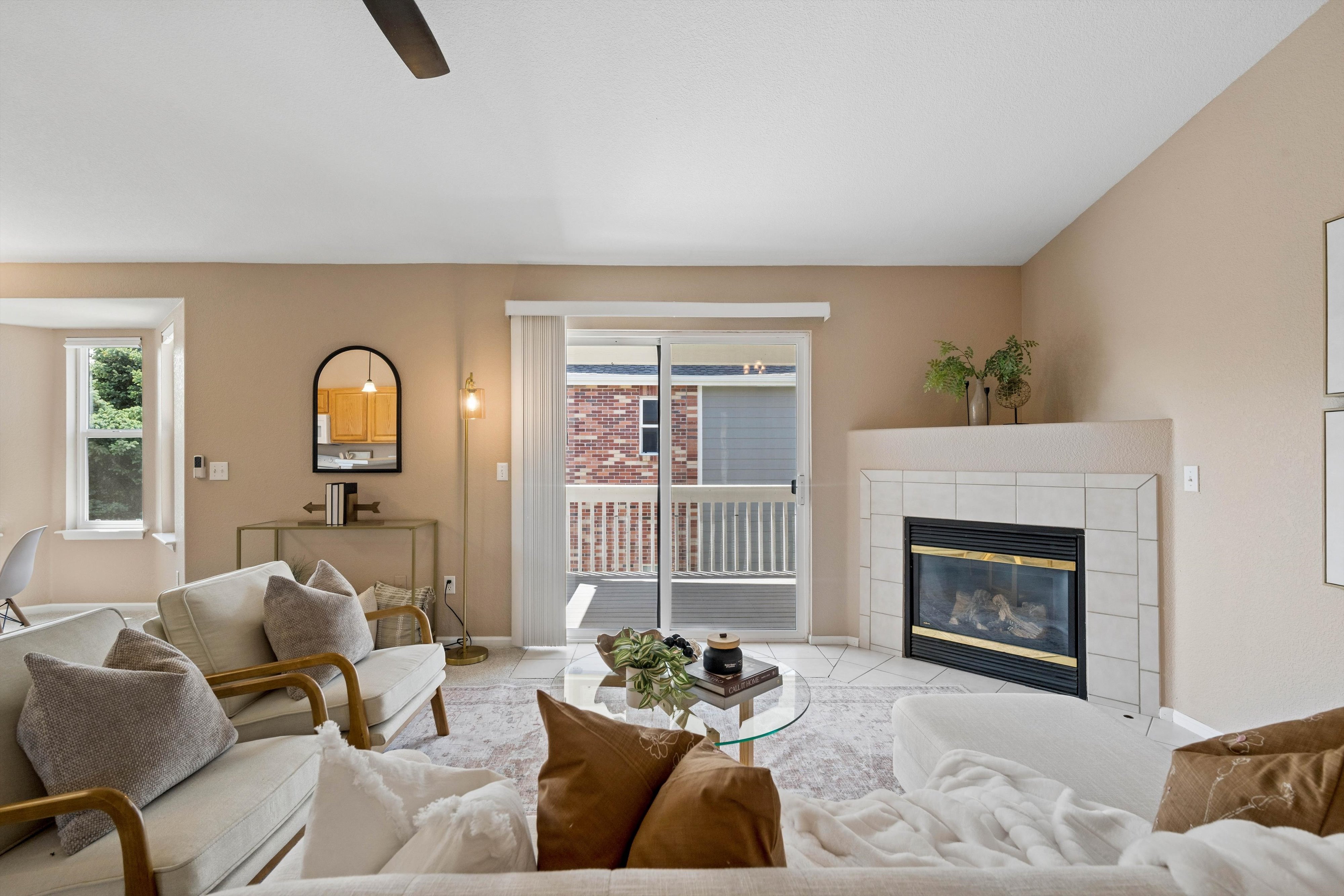  Refreshed, Move-in Ready, And Priced With The Market In Mind - 物件實景