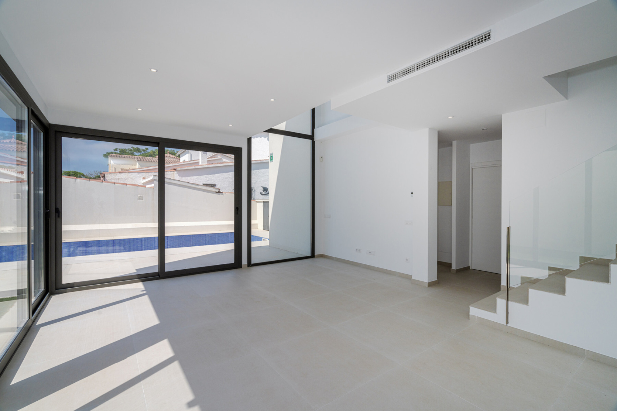  Modern semi-detached house in Requesens - Empuriabrava - 物件實景