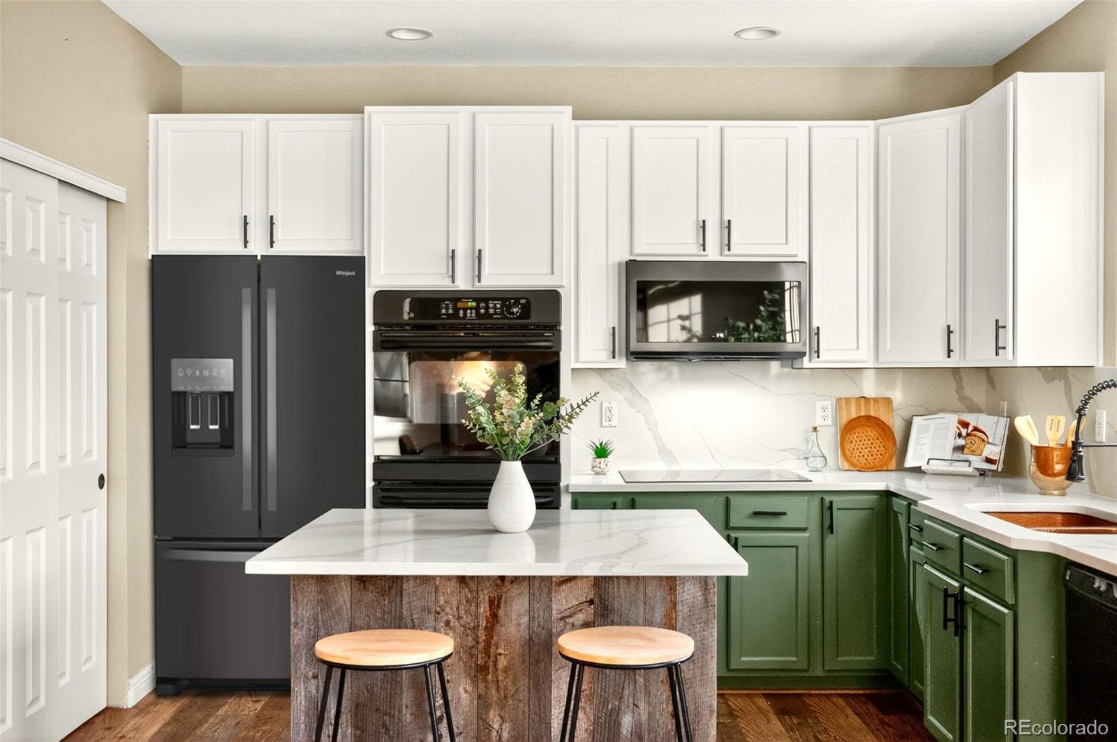 Castle Rock, Colorado, 80108, United States, 2 Bedrooms Bedrooms, ,3 BathroomsBathrooms,Residential,For Sale,1992912