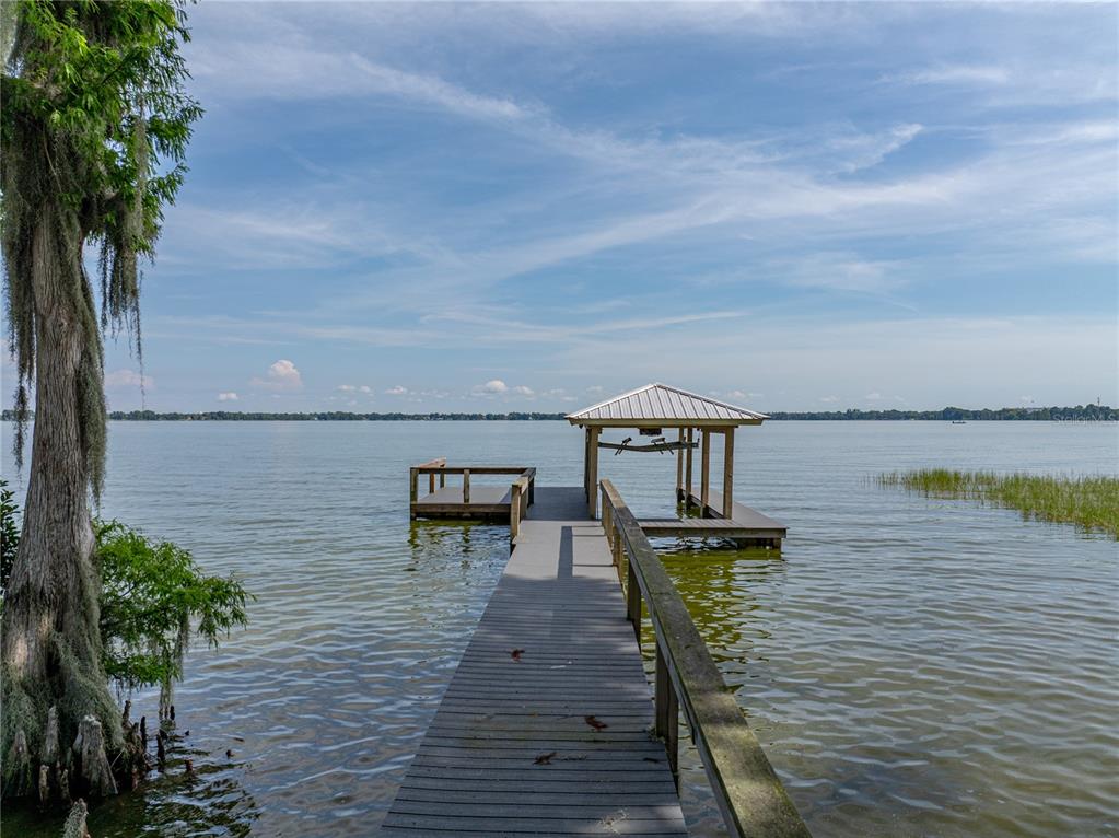 Winter Haven, Florida, 33884, United States, 3 Bedrooms Bedrooms, ,4 BathroomsBathrooms,Residential,For Sale,1895737