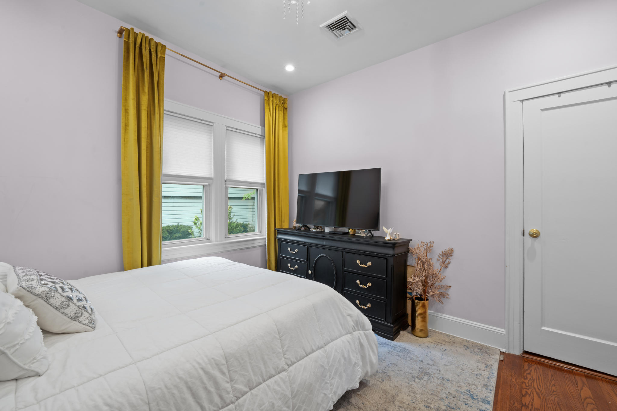 Oceanside, New York, 11572, United States, 3 Bedrooms Bedrooms, ,2 BathroomsBathrooms,Residential,For Sale,1928252