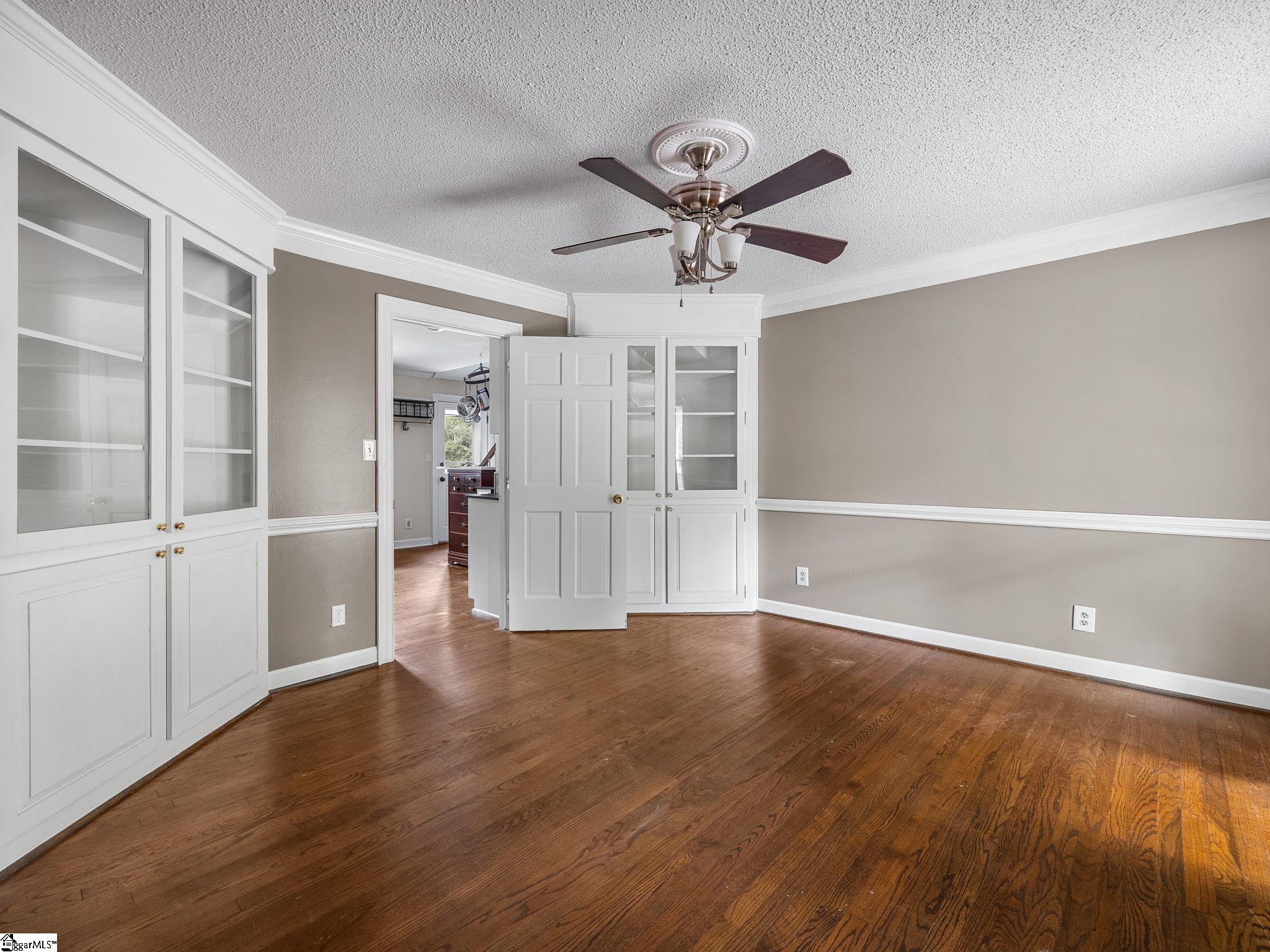 Spartanburg, South Carolina, 29301, United States, 4 Bedrooms Bedrooms, ,3 BathroomsBathrooms,Residential,For Sale,1950138