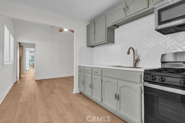 Los Angeles, California, 90044, United States, 4 Bedrooms Bedrooms, ,Residential,For Sale,2040182