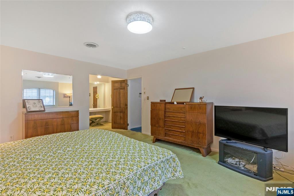 River Vale, New Jersey, 07675, United States, 4 Bedrooms Bedrooms, ,3 BathroomsBathrooms,Residential,For Sale,1987522