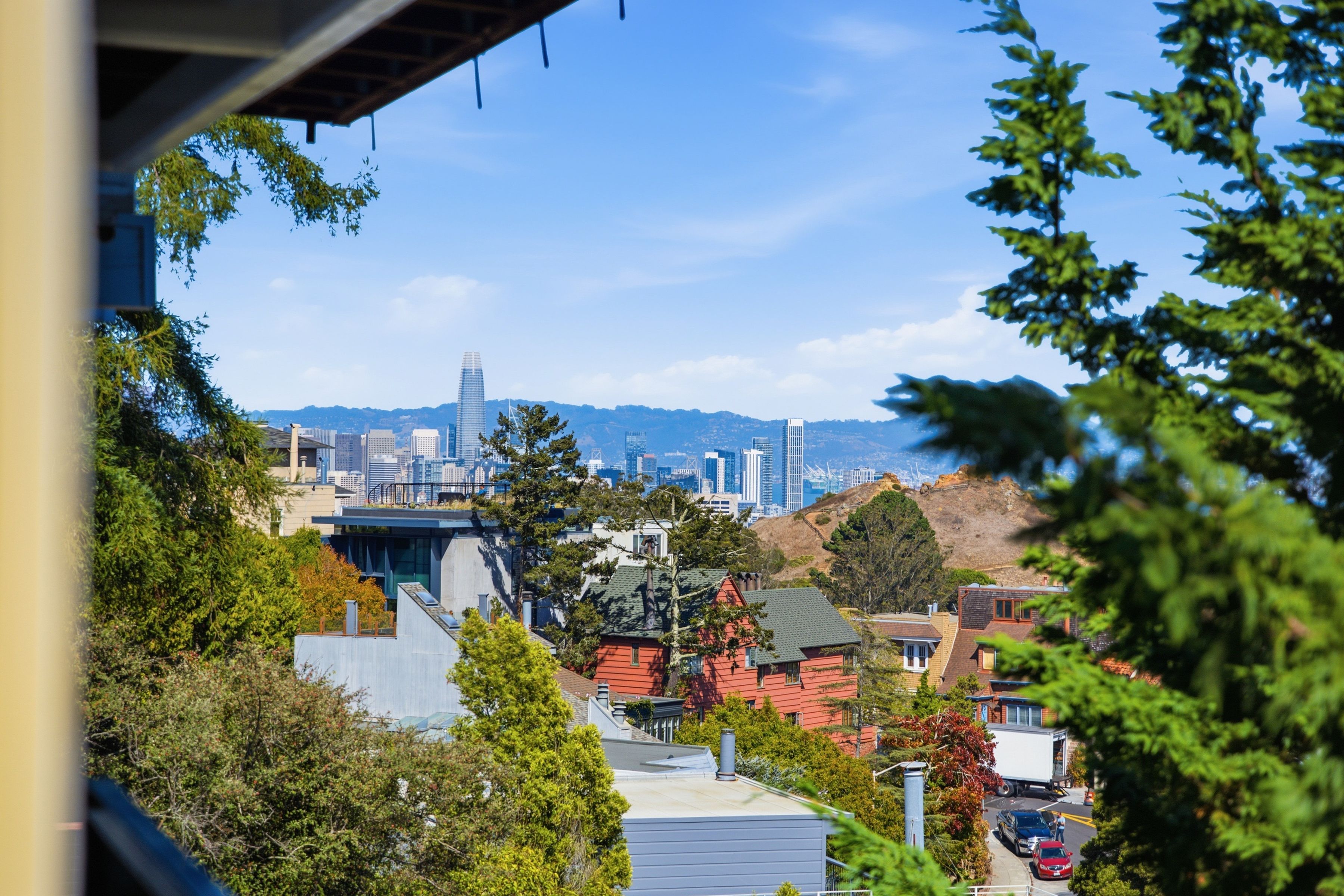  Craftsman Jewel With Sweeping Views - 物件實景