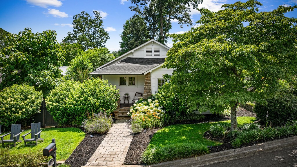 Blue Ridge, Georgia, 30513, United States, 3 Bedrooms Bedrooms, ,2 BathroomsBathrooms,Residential,For Sale,1878100