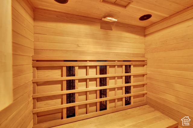 Salt Lake City, Utah, 84124, United States, 4 Bedrooms Bedrooms, ,4 BathroomsBathrooms,Residential,For Sale,1982621