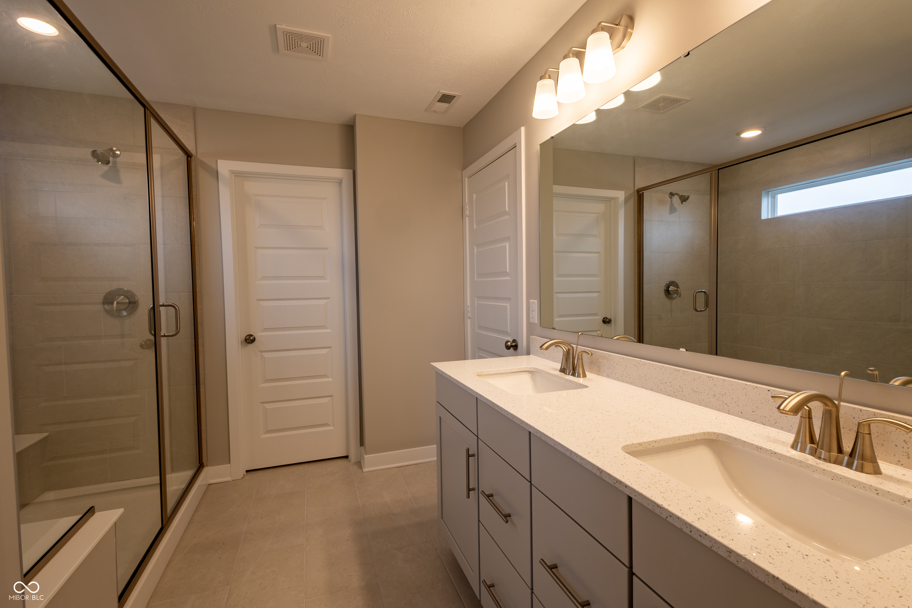 Greenwood, Indiana, 46143, United States, 5 Bedrooms Bedrooms, ,4 BathroomsBathrooms,Residential,For Sale,2001178