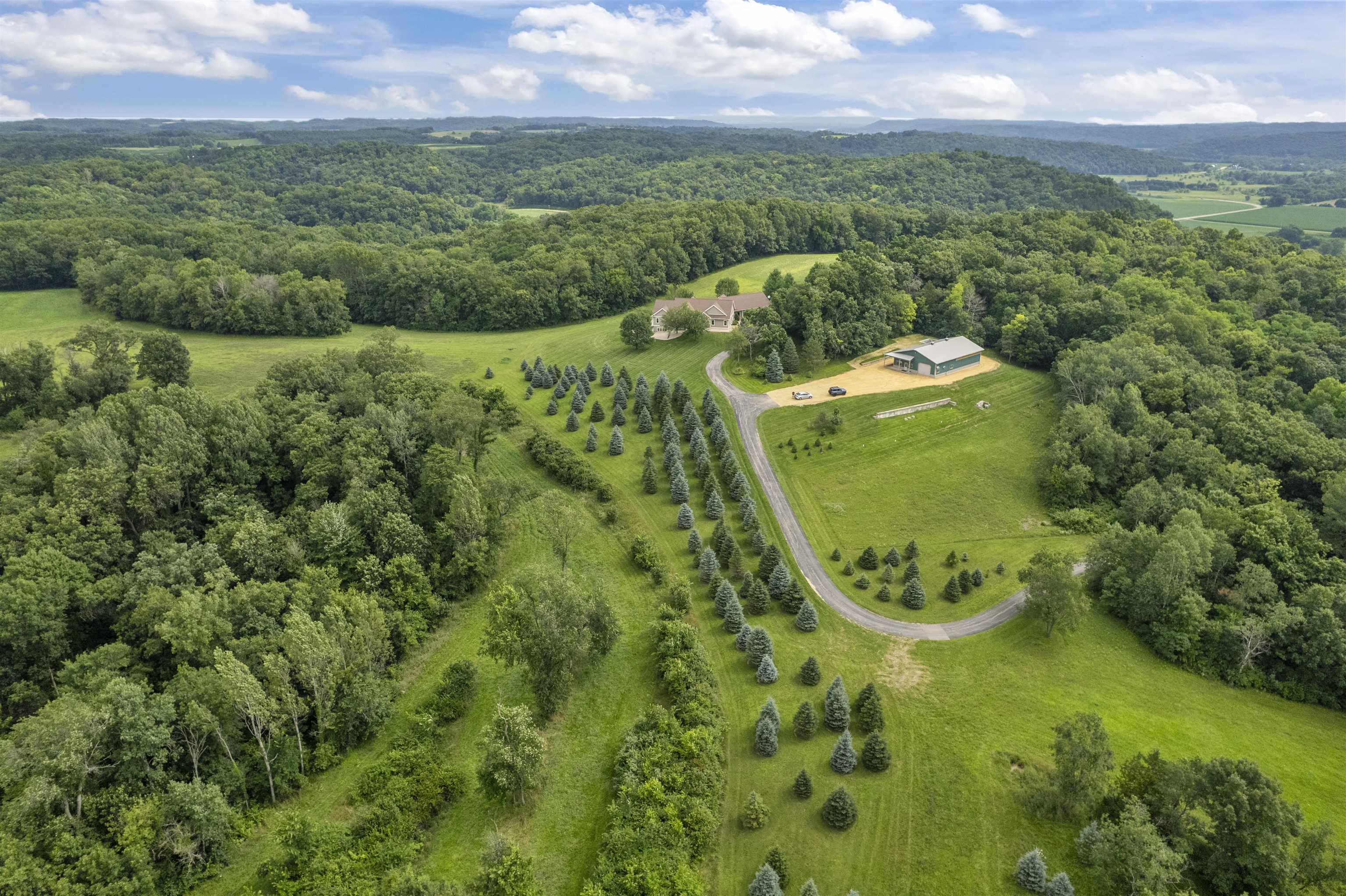 Avoca, Wisconsin, 53506, United States, 3 Bedrooms Bedrooms, ,4 BathroomsBathrooms,Residential,For Sale,1895039