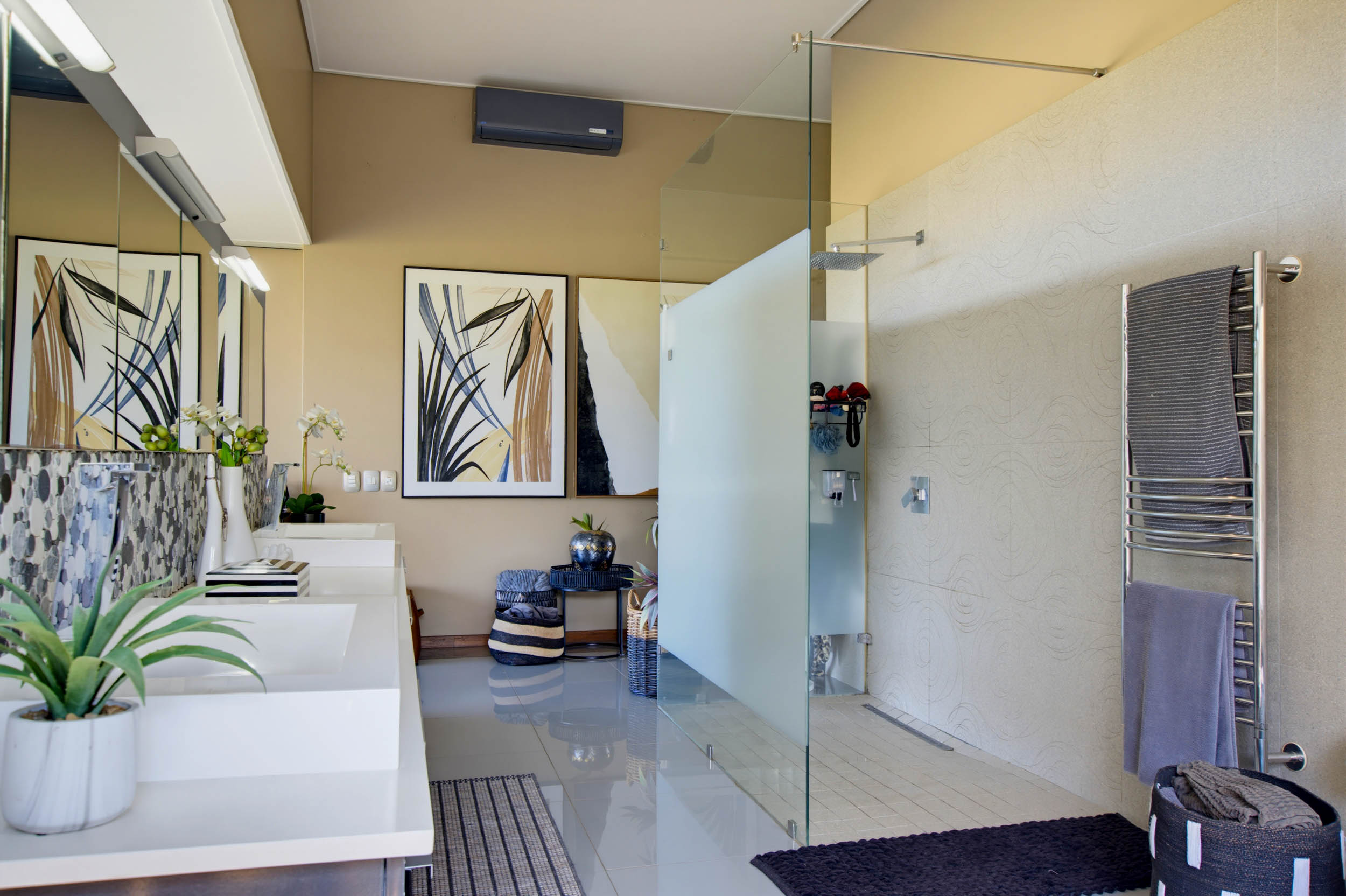  Contemporary Coastal Luxury with Panoramic Ocean Views in Brettenwood Estate - 物件實景