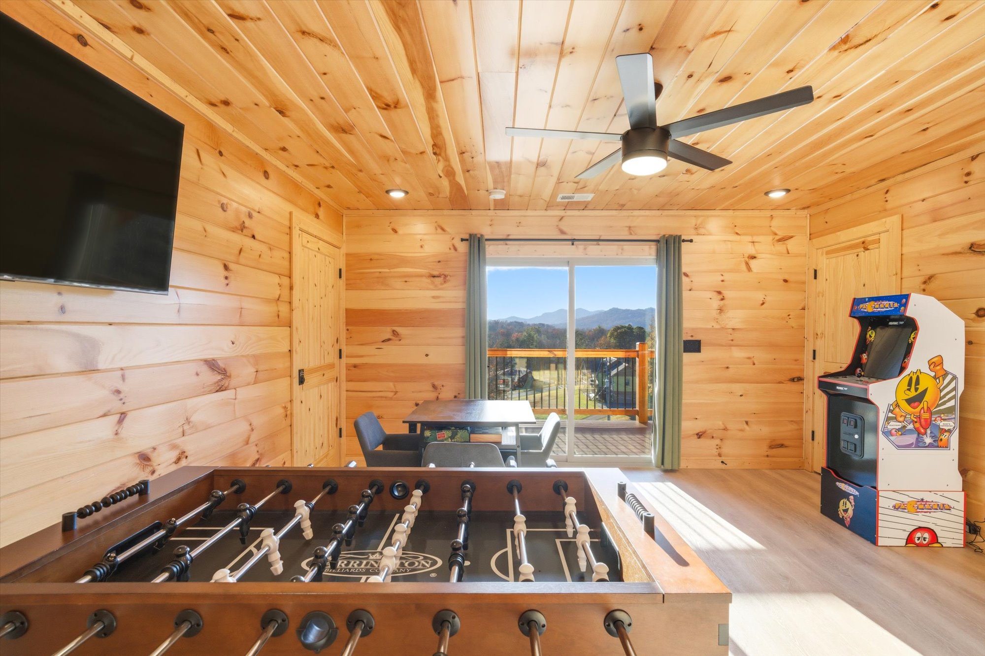 Sevierville, Tennessee, 37862, United States, 2 Bedrooms Bedrooms, ,2 BathroomsBathrooms,Residential,For Sale,1992770