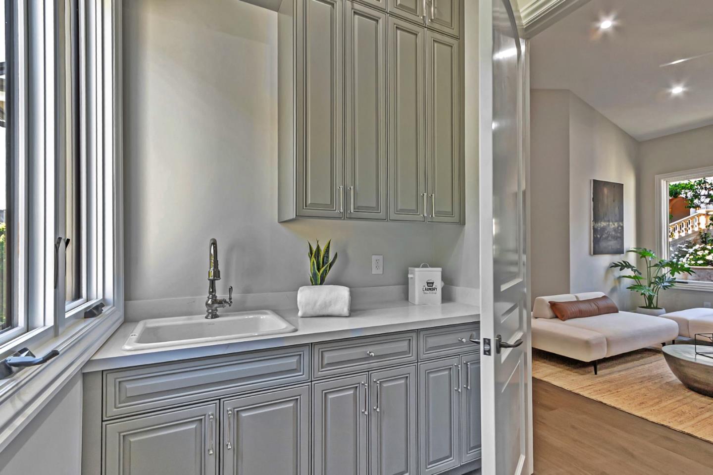 Los Gatos, California, 95032, United States, 8 Bedrooms Bedrooms, ,11 BathroomsBathrooms,Residential,For Sale,1855941
