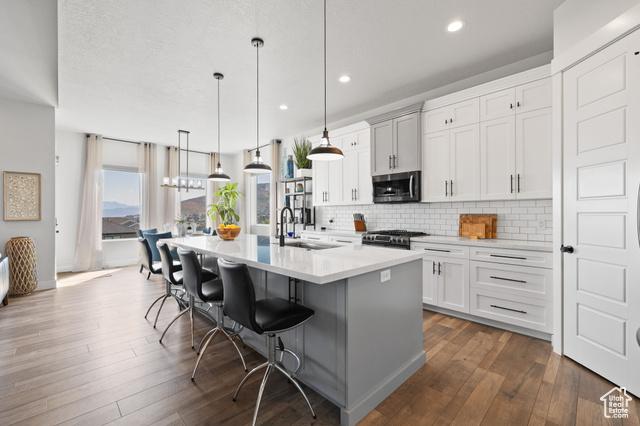 Herriman, Utah, 84096, United States, 3 Bedrooms Bedrooms, ,3 BathroomsBathrooms,Residential,For Sale,1984450