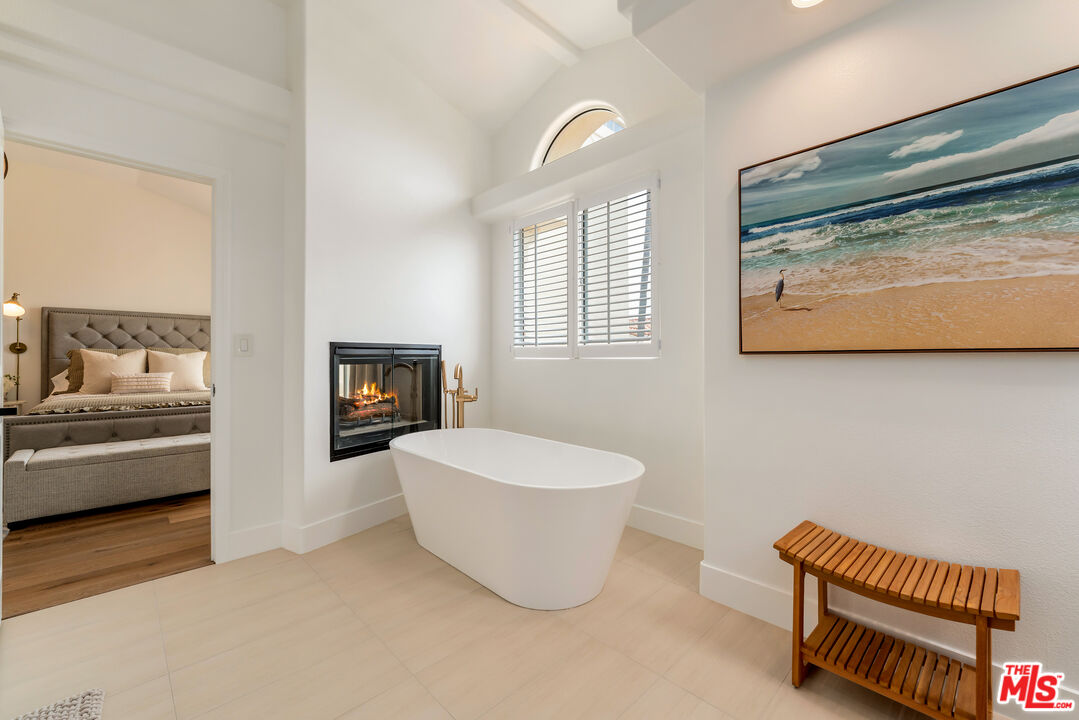 Malibu, California, 90265, United States, 3 Bedrooms Bedrooms, ,3 BathroomsBathrooms,Residential,For Sale,1850176