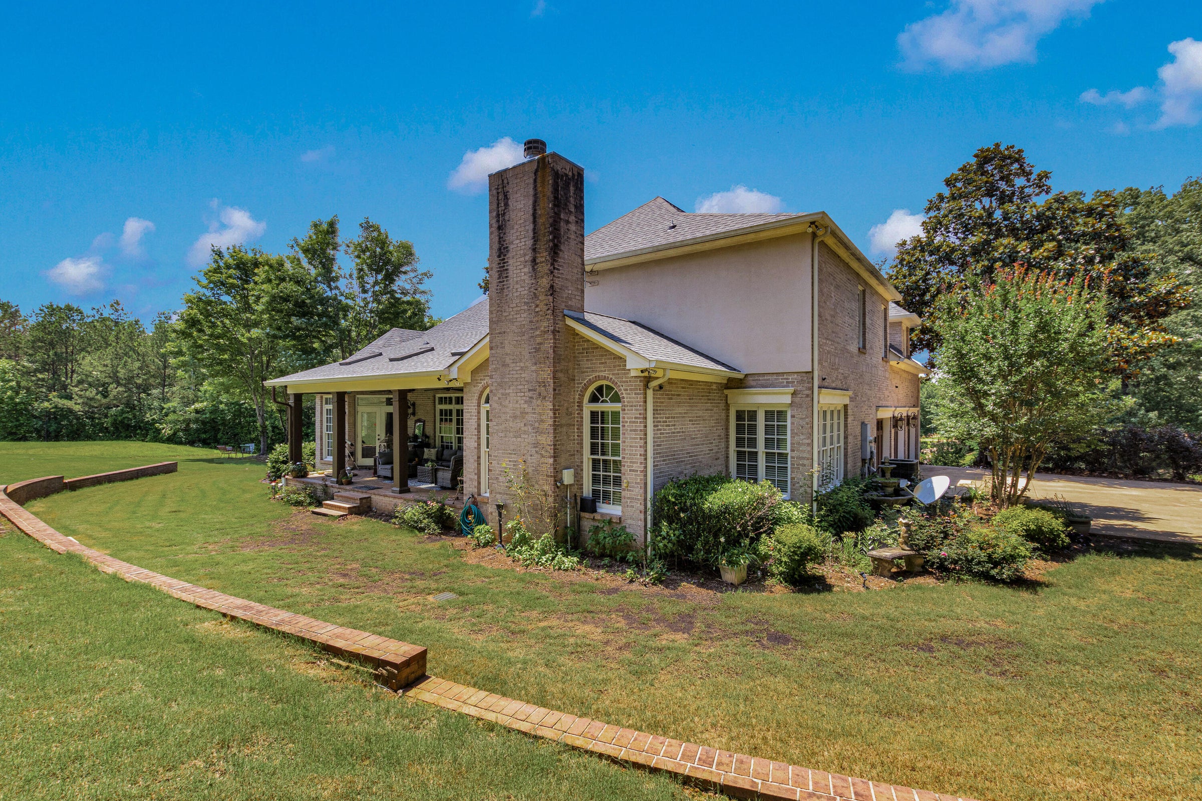 Fulton, Mississippi, 38843, United States, 4 Bedrooms Bedrooms, ,4 BathroomsBathrooms,Residential,For Sale,1976372