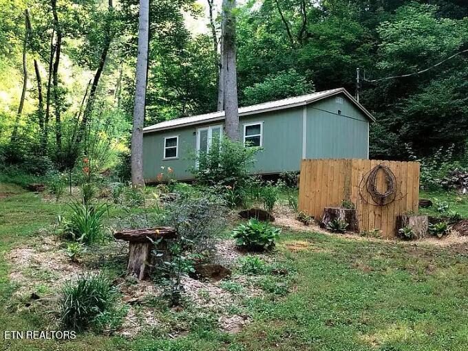 Englewood, Tennessee, 37329, United States, 2 Bedrooms Bedrooms, ,3 BathroomsBathrooms,Residential,For Sale,2002441