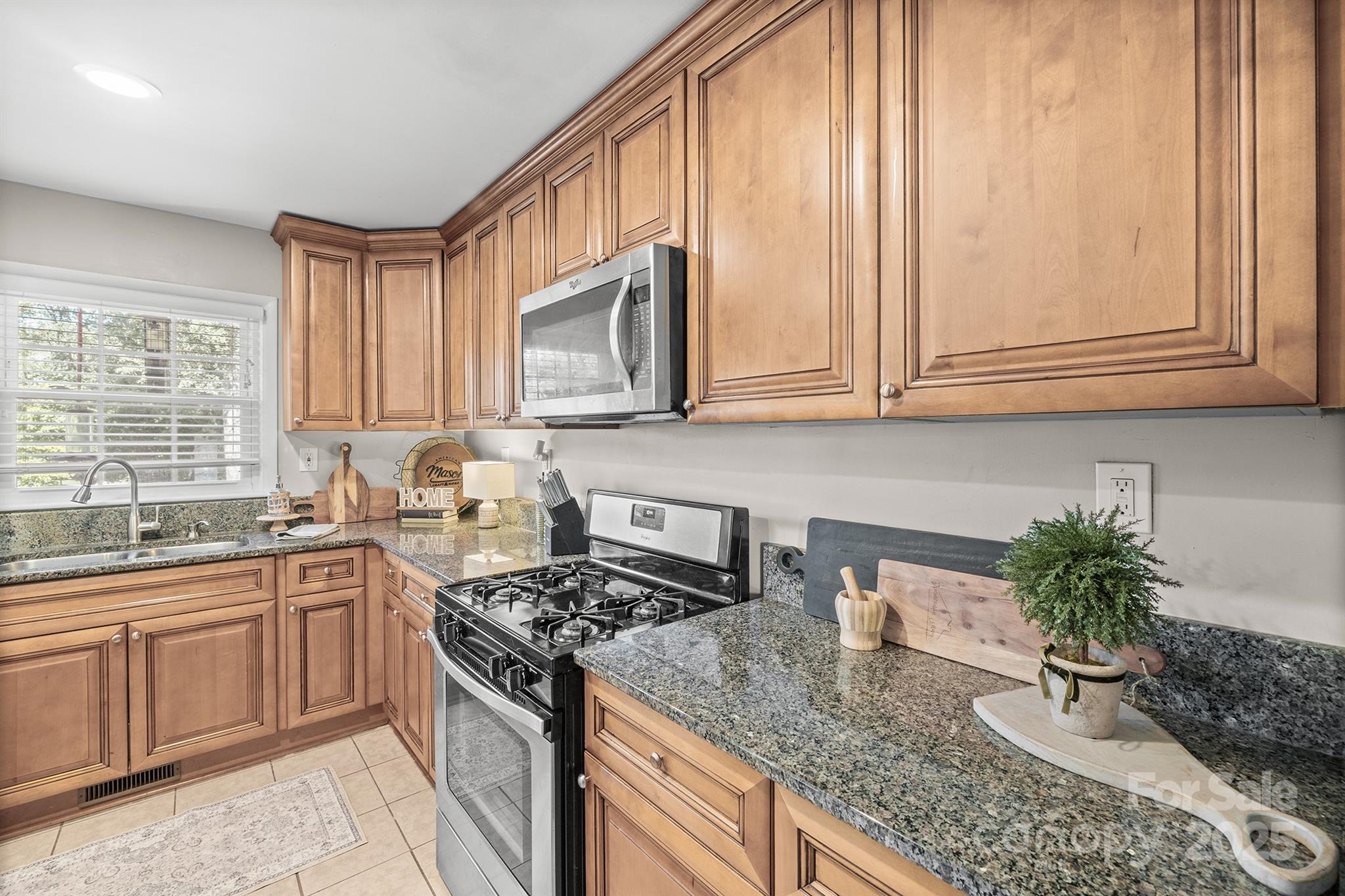 Charlotte, North Carolina, 28210, United States, 3 Bedrooms Bedrooms, ,2 BathroomsBathrooms,Residential,For Sale,1950475