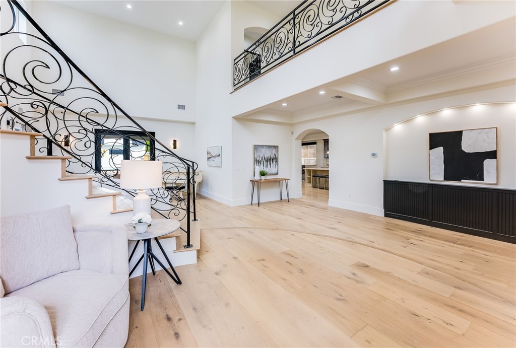 Woodland Hills, California, 91367, United States, 5 Bedrooms Bedrooms, ,6 BathroomsBathrooms,Residential,For Sale,1861197