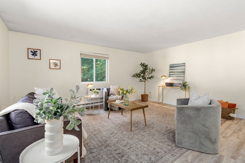 Concord, Massachusetts, 01742, United States, 2 Bedrooms Bedrooms, ,2 BathroomsBathrooms,Residential,For Sale,1896071
