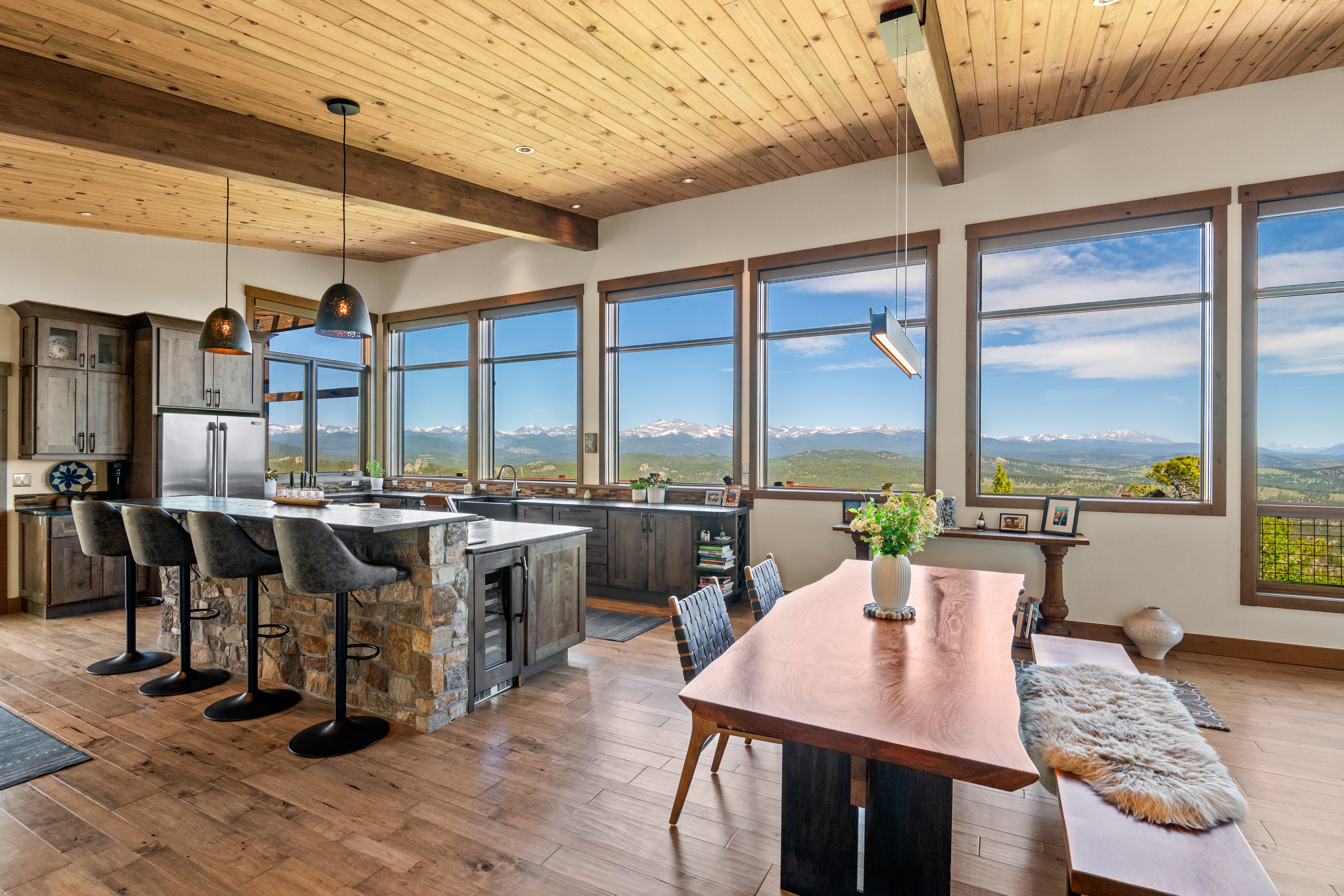  Custom Retreat with Unobstructed Views - 物件實景