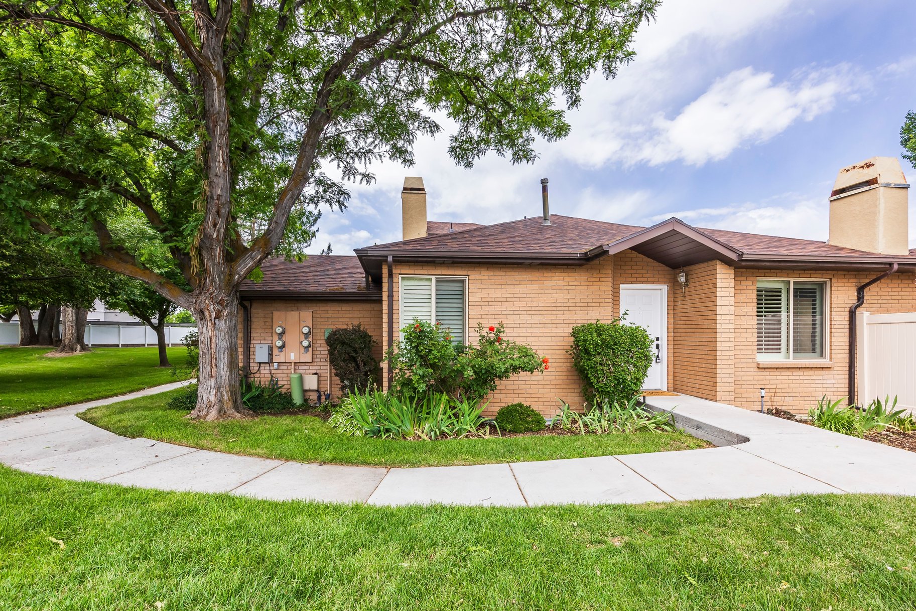  Rarely Available Harvest Lane Rambler Main-Level Living - 物件實景