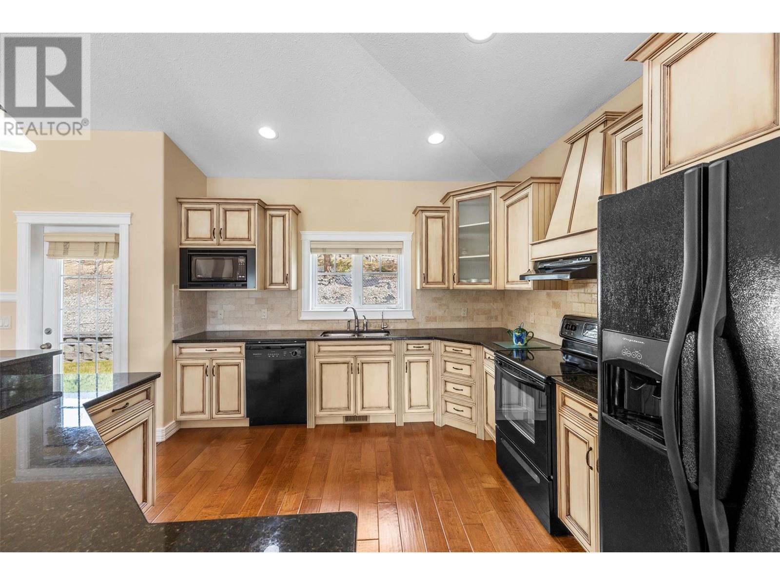 WEST KELOWNA, British Columbia, V1Y 6G1, CA, 5 Bedrooms Bedrooms, ,3 BathroomsBathrooms,Residential,For Sale,1892730