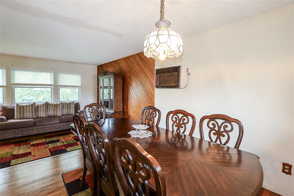 Holbrook, New York, 11741, United States, 4 Bedrooms Bedrooms, ,2 BathroomsBathrooms,Residential,For Sale,1973717