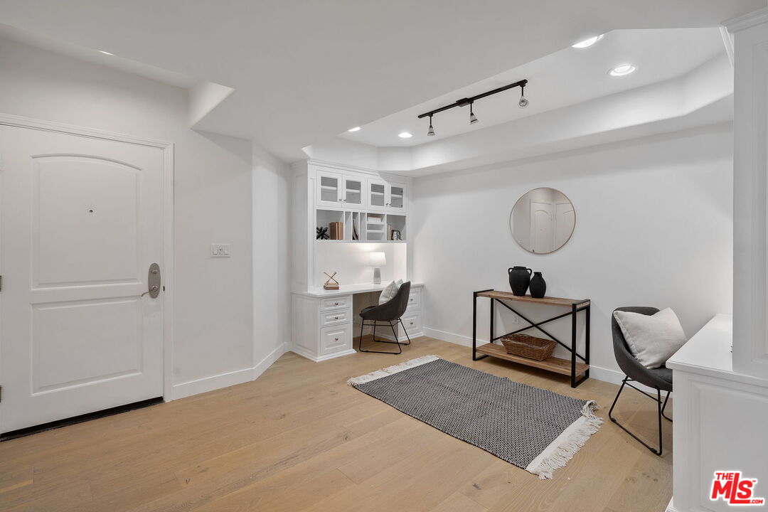 Los Angeles, California, 90025, United States, 3 Bedrooms Bedrooms, ,3 BathroomsBathrooms,Residential,For Sale,1939607