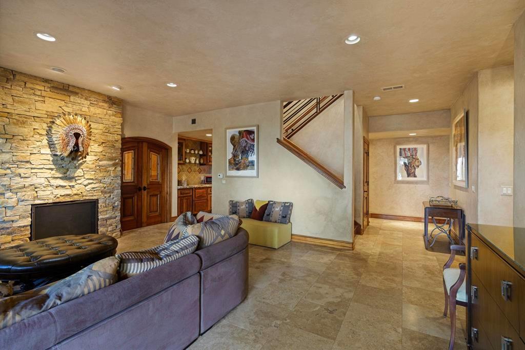 Durango, Colorado, 81301, United States, 4 Bedrooms Bedrooms, ,4 BathroomsBathrooms,Residential,For Sale,1938986