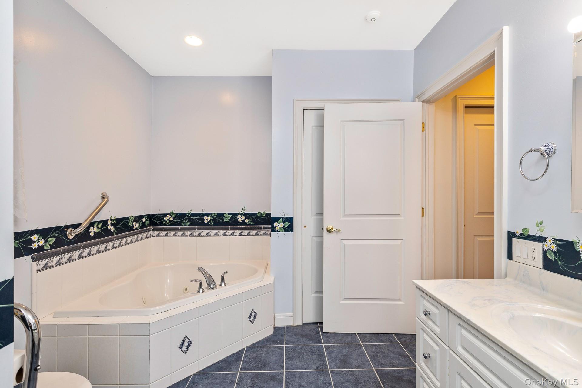  45 Oak Run, Stony Brook, NY, 11790 - 物件實景
