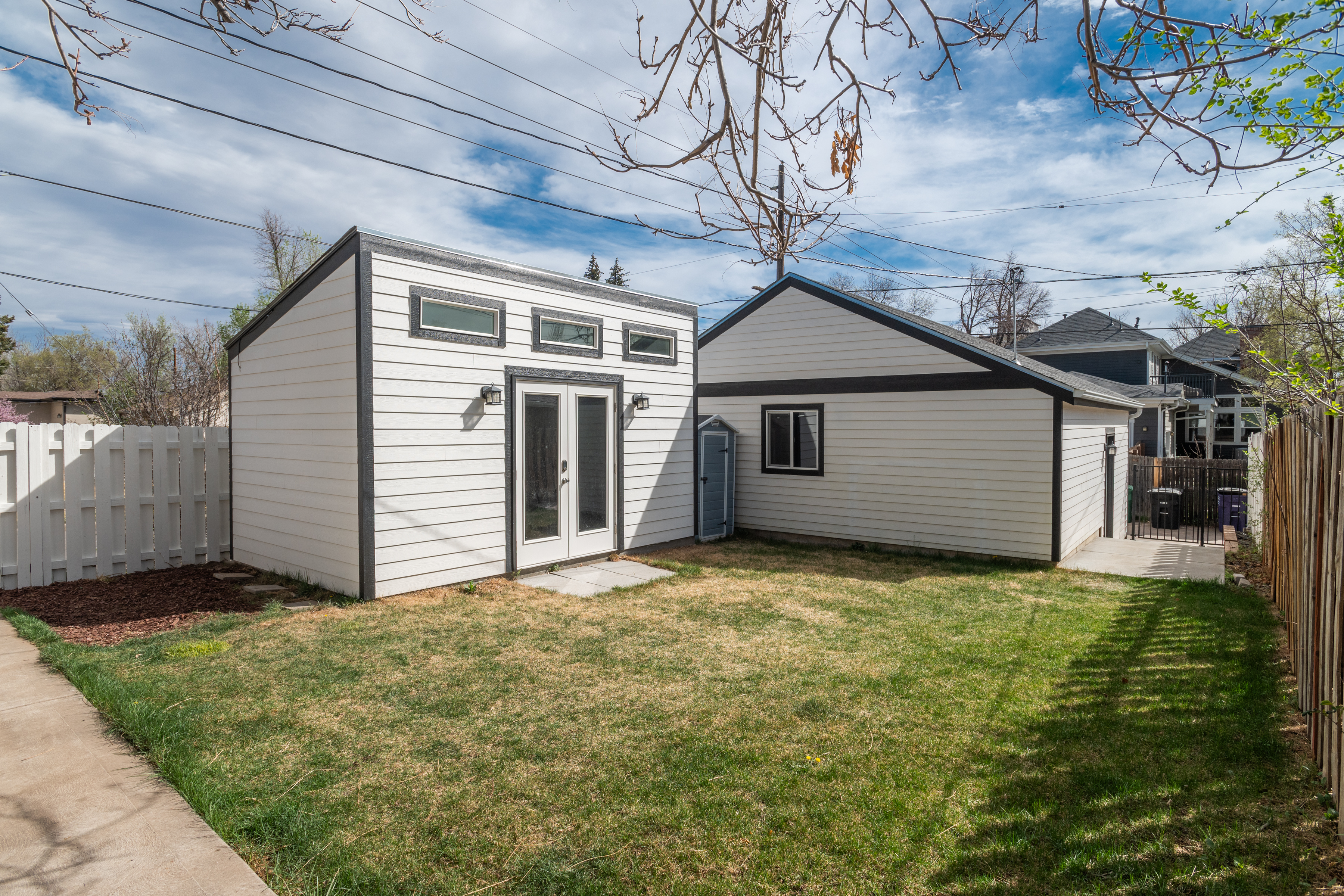  Beautifully updated 1929 bungalow in the heart of DU - 物件實景