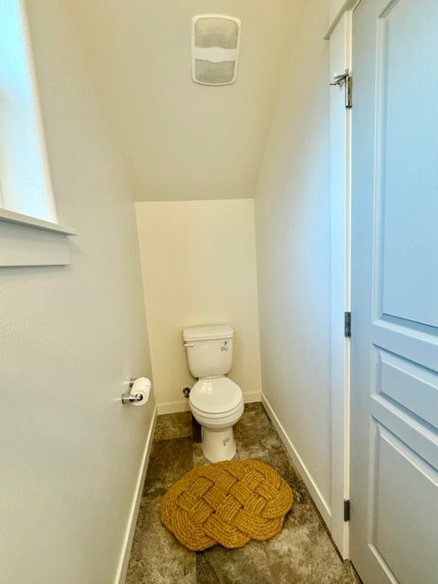 Redmond, Oregon, 97756, United States, 3 Bedrooms Bedrooms, ,3 BathroomsBathrooms,Residential,For Sale,1736801