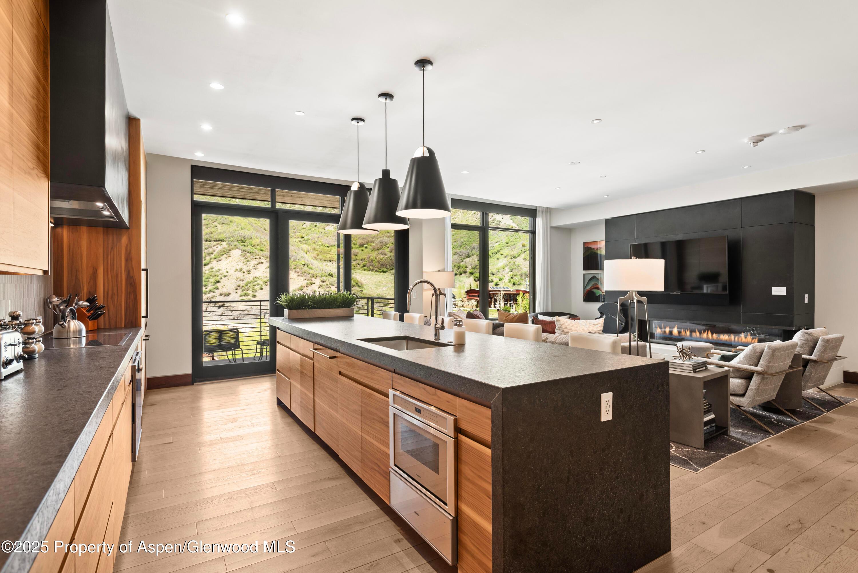 Snowmass Village, Colorado, 81615, United States, 4 Bedrooms Bedrooms, ,4 BathroomsBathrooms,Residential,For Sale,1846573
