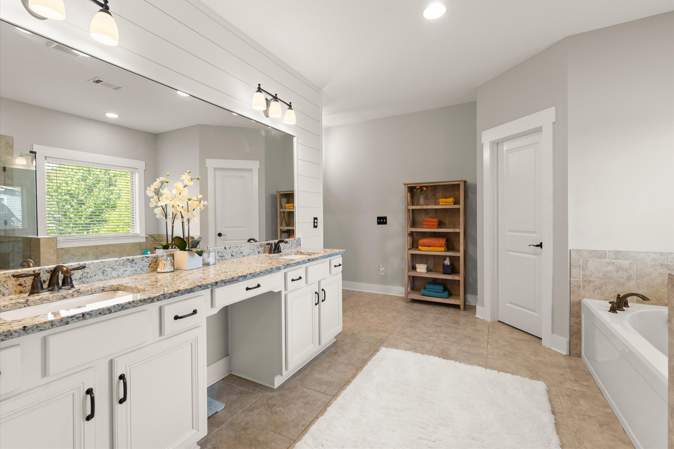  One-of-a-kind Home Offers an Exceptional Blend of Space, Style, and Upgrades - 物件實景