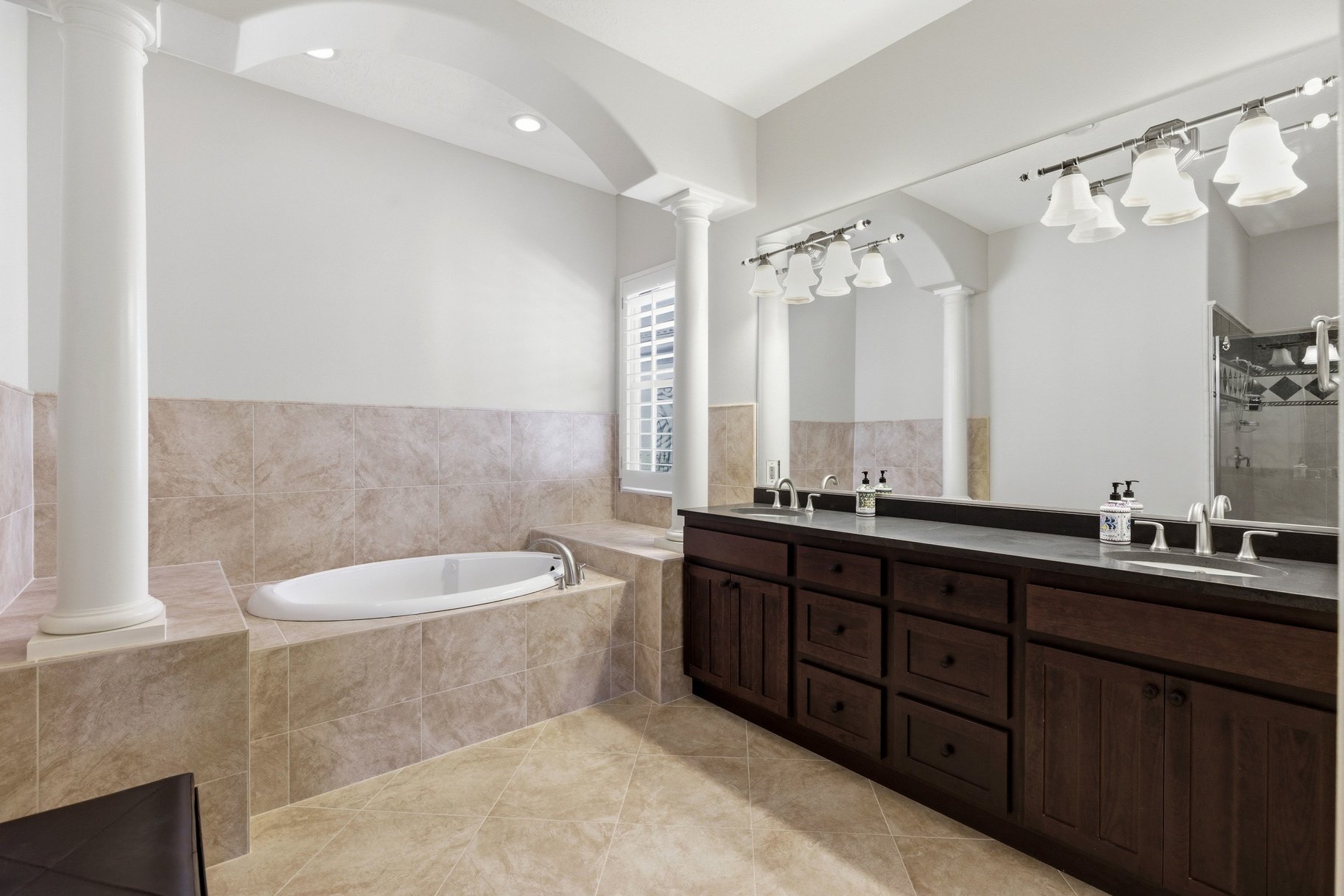  Former Model Home in Sunbrook community sits directly on golf course with Views - 物件實景