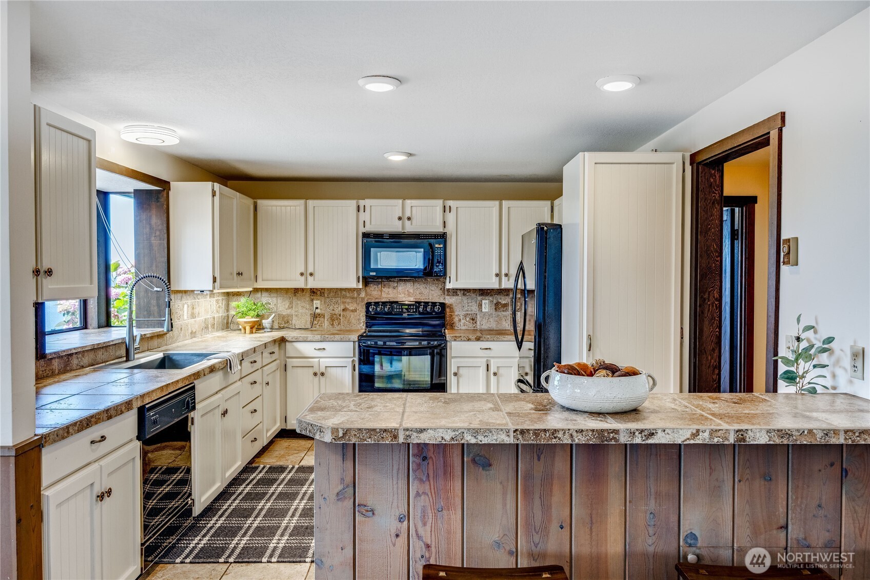 Port Townsend, Washington, 98368, United States, 3 Bedrooms Bedrooms, ,1 BathroomBathrooms,Residential,For Sale,1939174