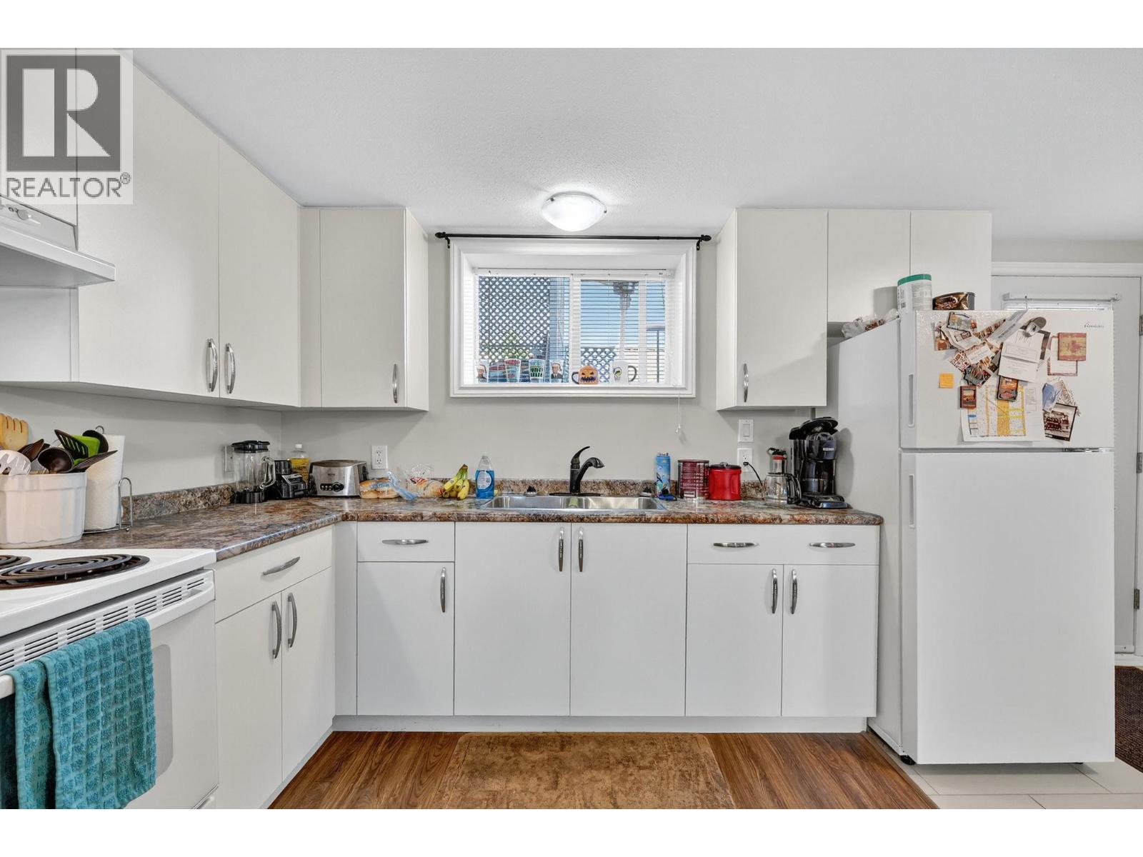 KELOWNA, British Columbia, V1X 1C4, CA, 5 Bedrooms Bedrooms, ,3 BathroomsBathrooms,Residential,For Sale,1948235