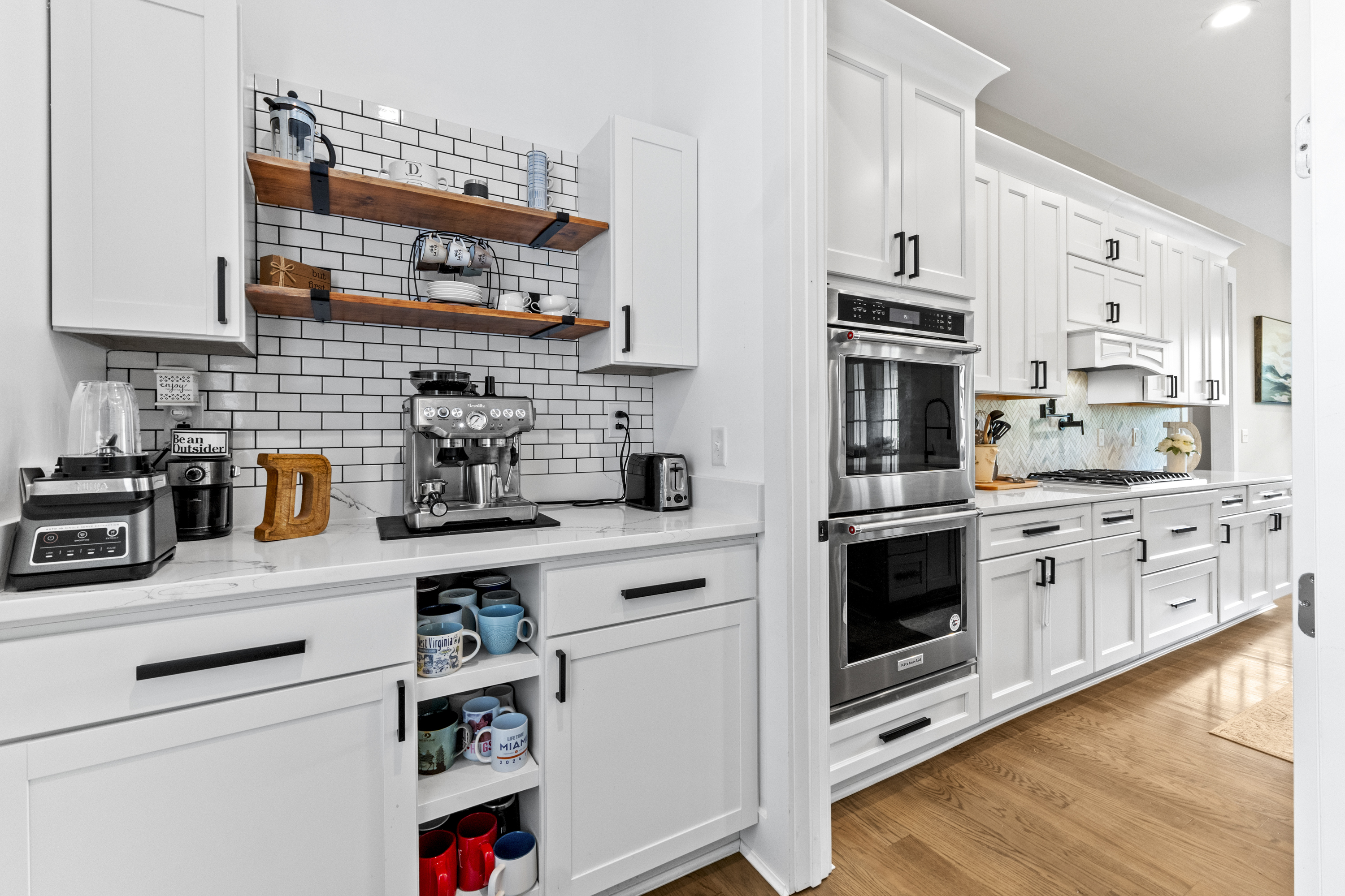 Huntington, West Virginia, 25701, United States, 6 Bedrooms Bedrooms, ,6 BathroomsBathrooms,Residential,For Sale,1977823