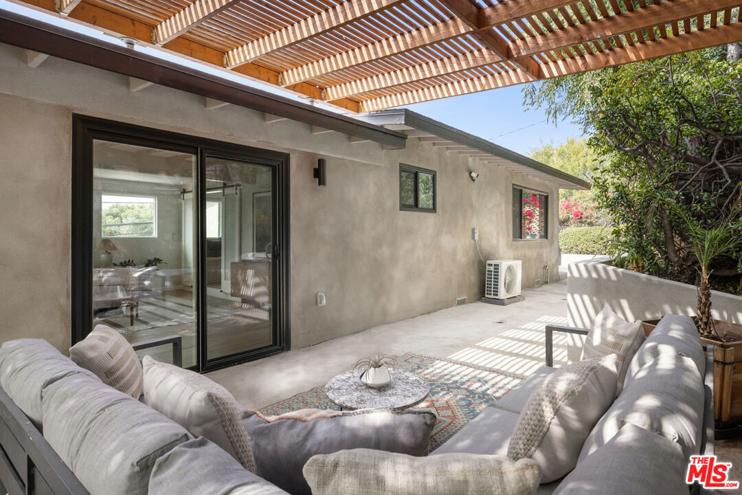 Los Angeles, California, 90065, United States, 3 Bedrooms Bedrooms, ,2 BathroomsBathrooms,Residential,For Sale,1987634