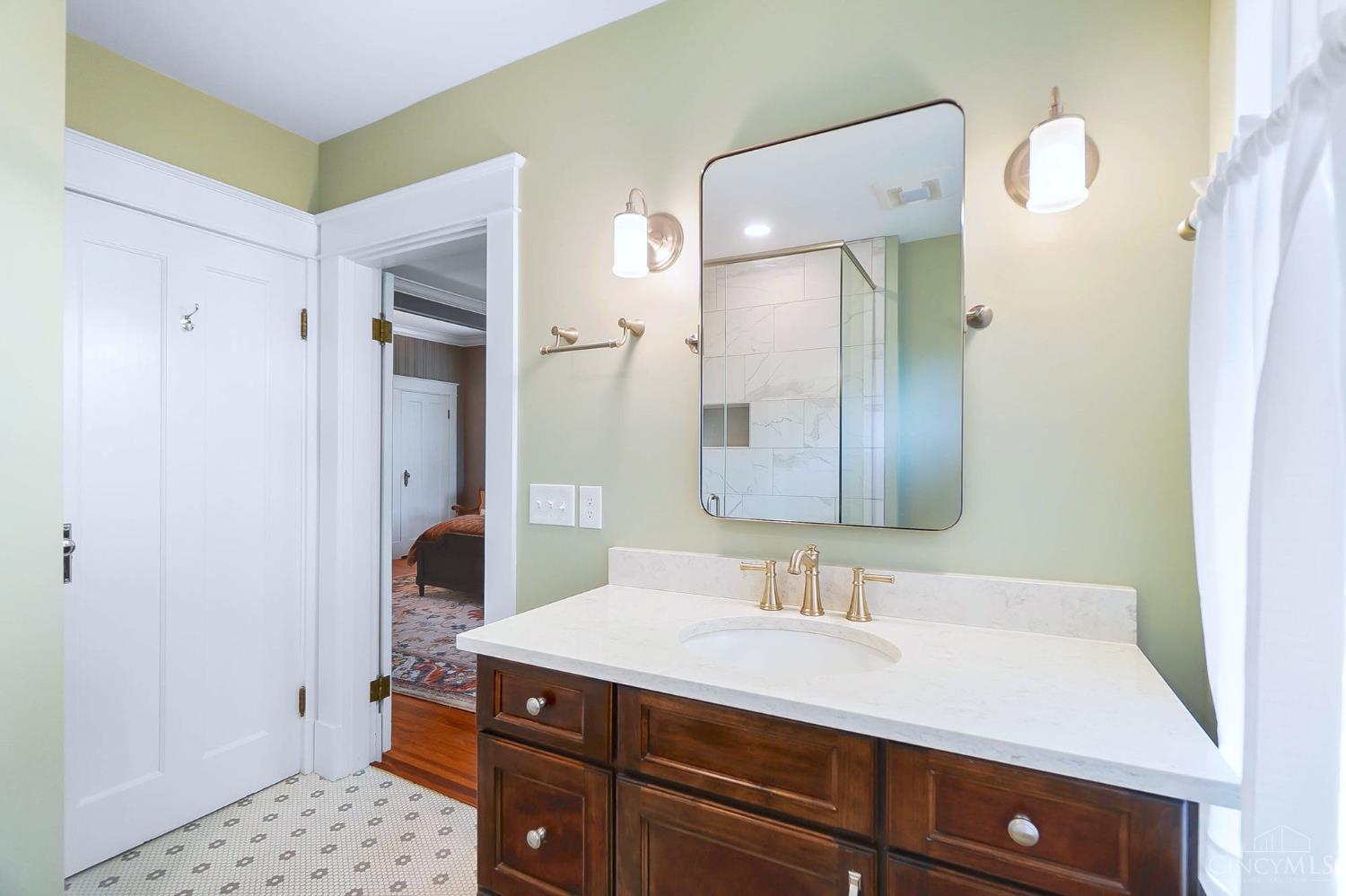Cincinnati, Ohio, 45208, United States, 5 Bedrooms Bedrooms, ,5 BathroomsBathrooms,Residential,For Sale,1890144